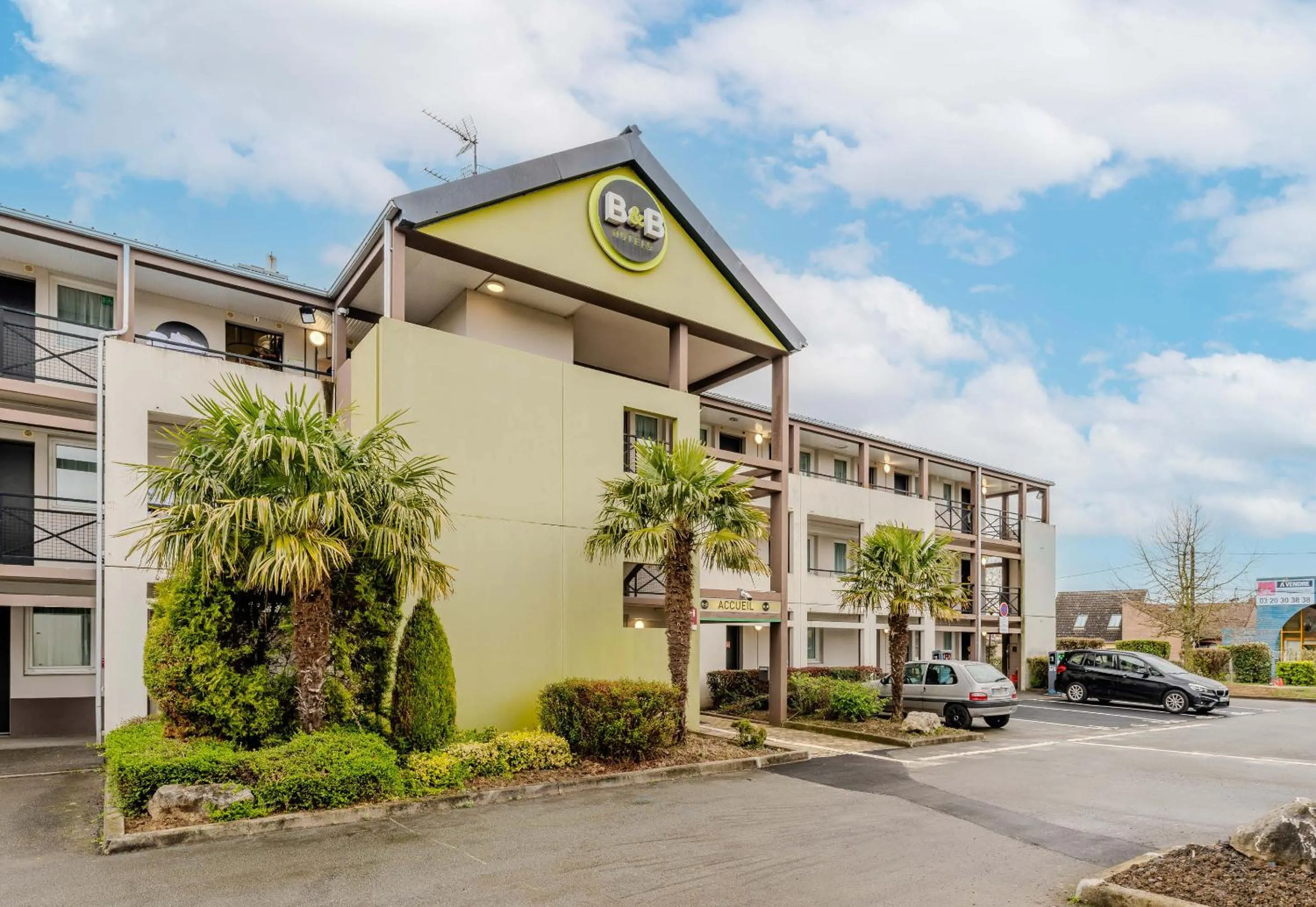 Property building in B&B HOTEL Lens Noyelles-Godault