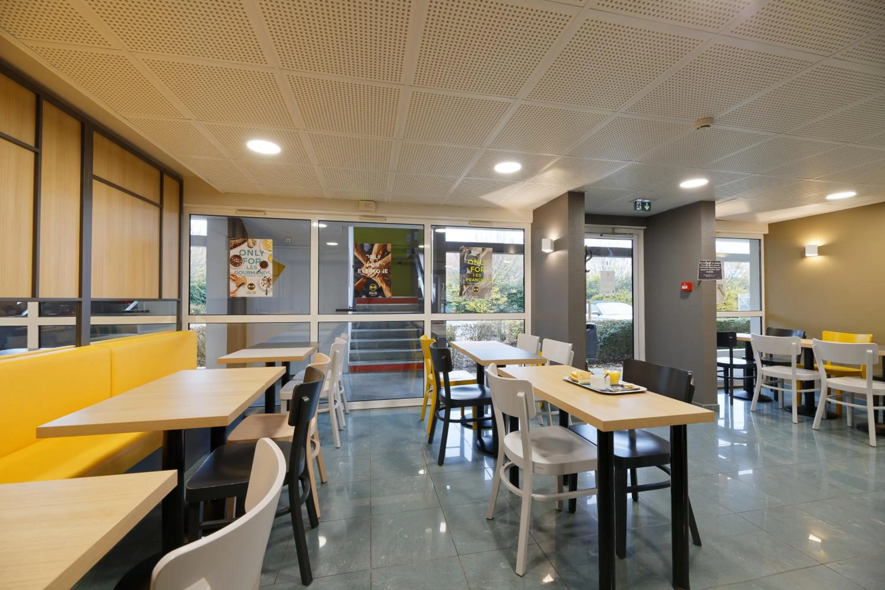 Buffet breakfast in B&B HOTEL Lens Noyelles-Godault