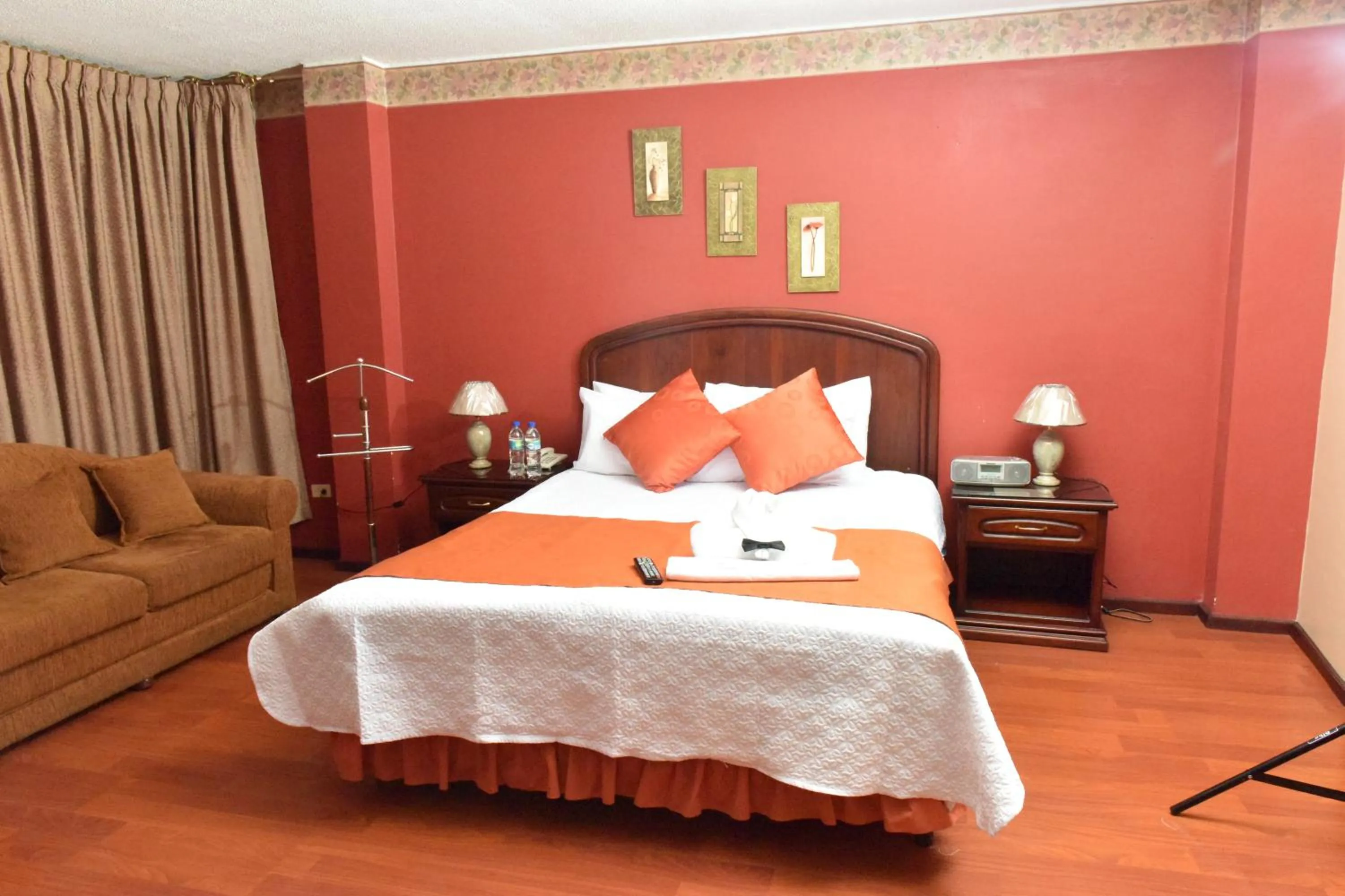 Photo of the whole room, Bed in Hotel Makroz