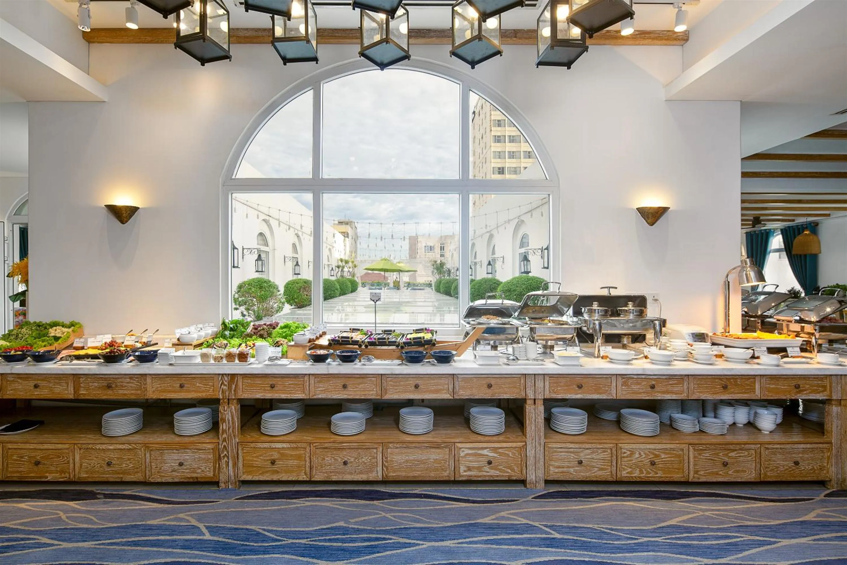 Restaurant/places to eat in Risemount Premier Resort Da Nang