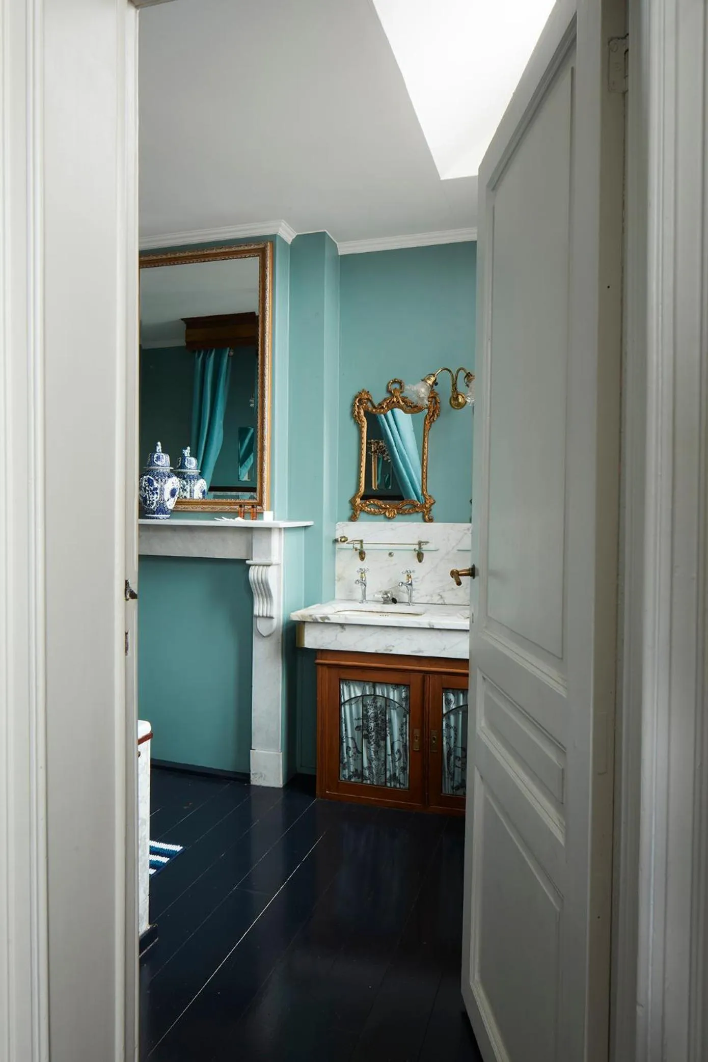 Bathroom in Maison d'Artiste