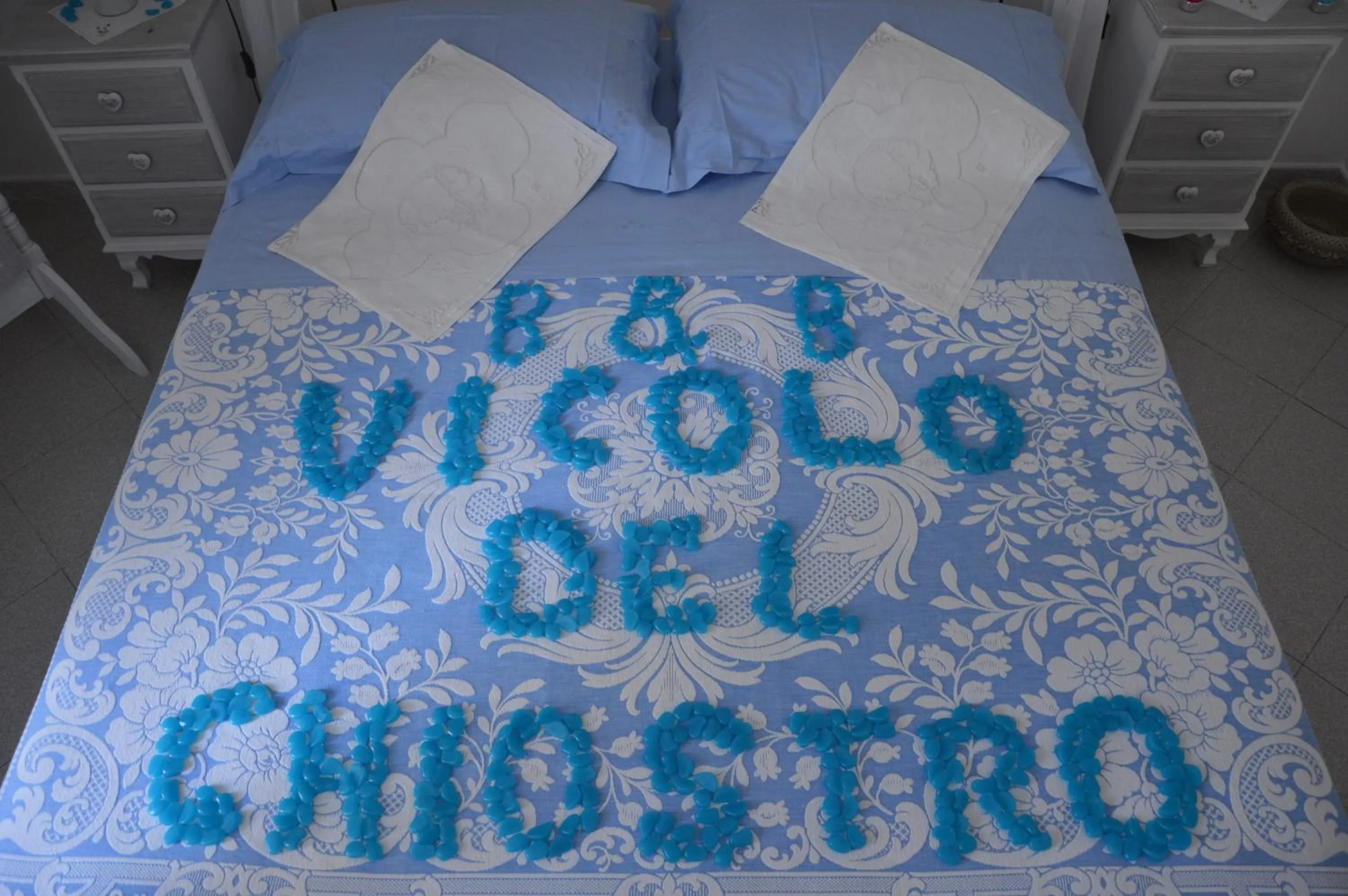 Decorative detail, Bed in B&B Vicolo del Chiostro