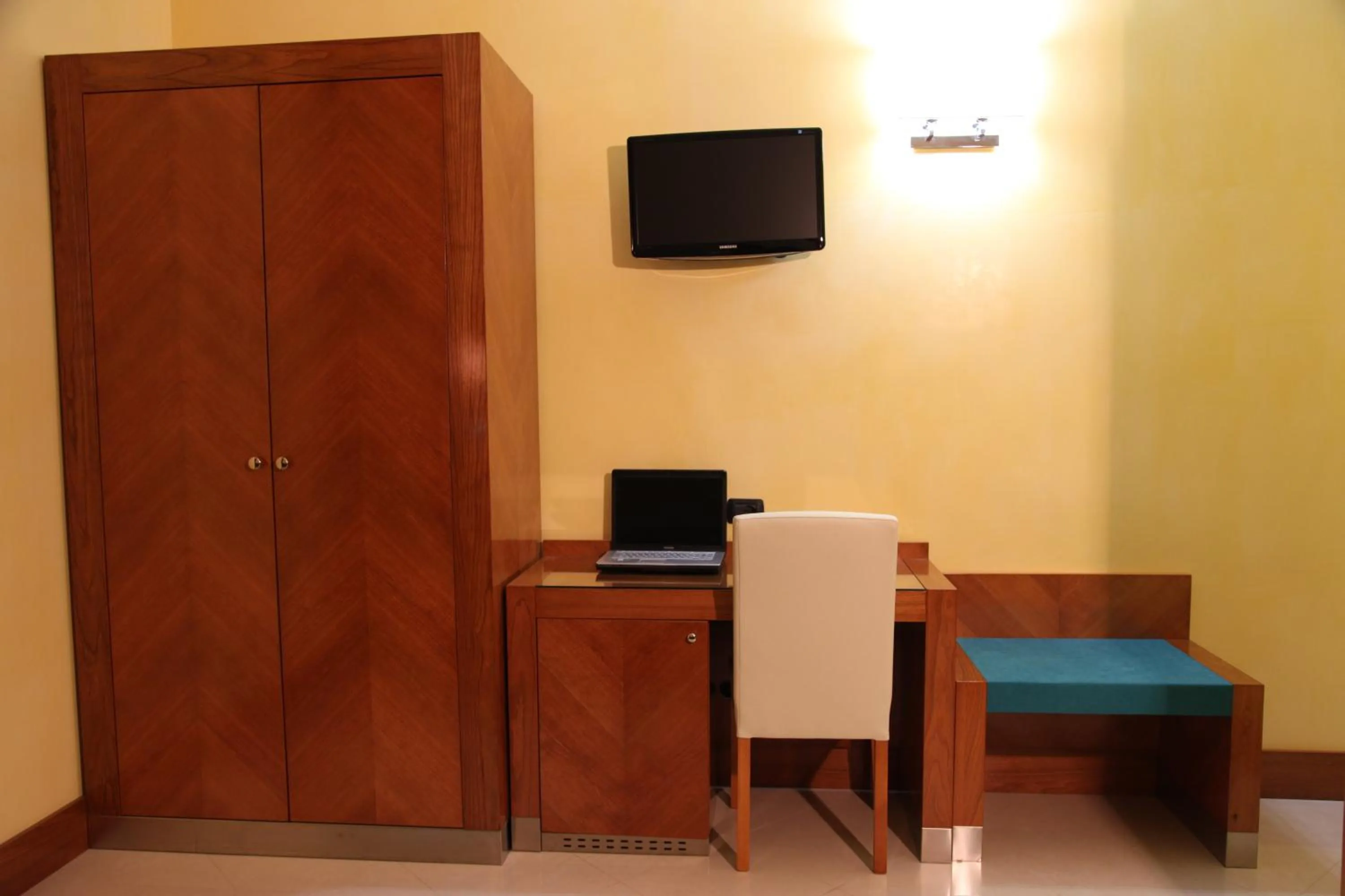 TV and multimedia in B&B Federica's House In Rome