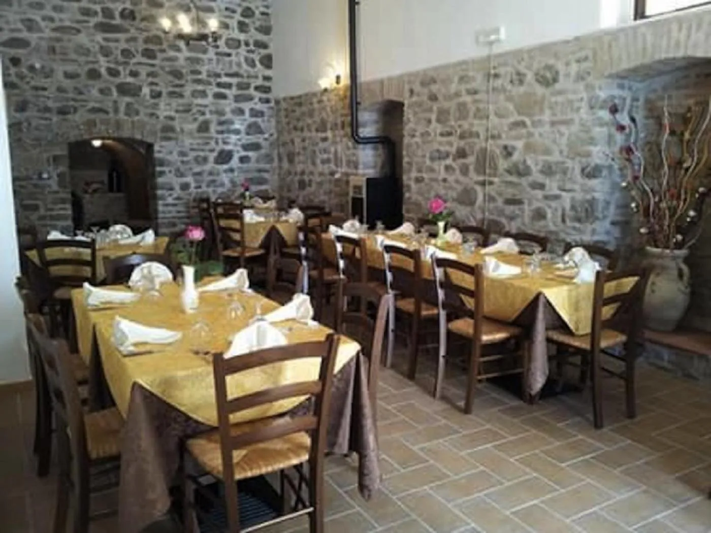 Restaurant/places to eat in La Casa dellAmericano - Casa d'epoca anni '30