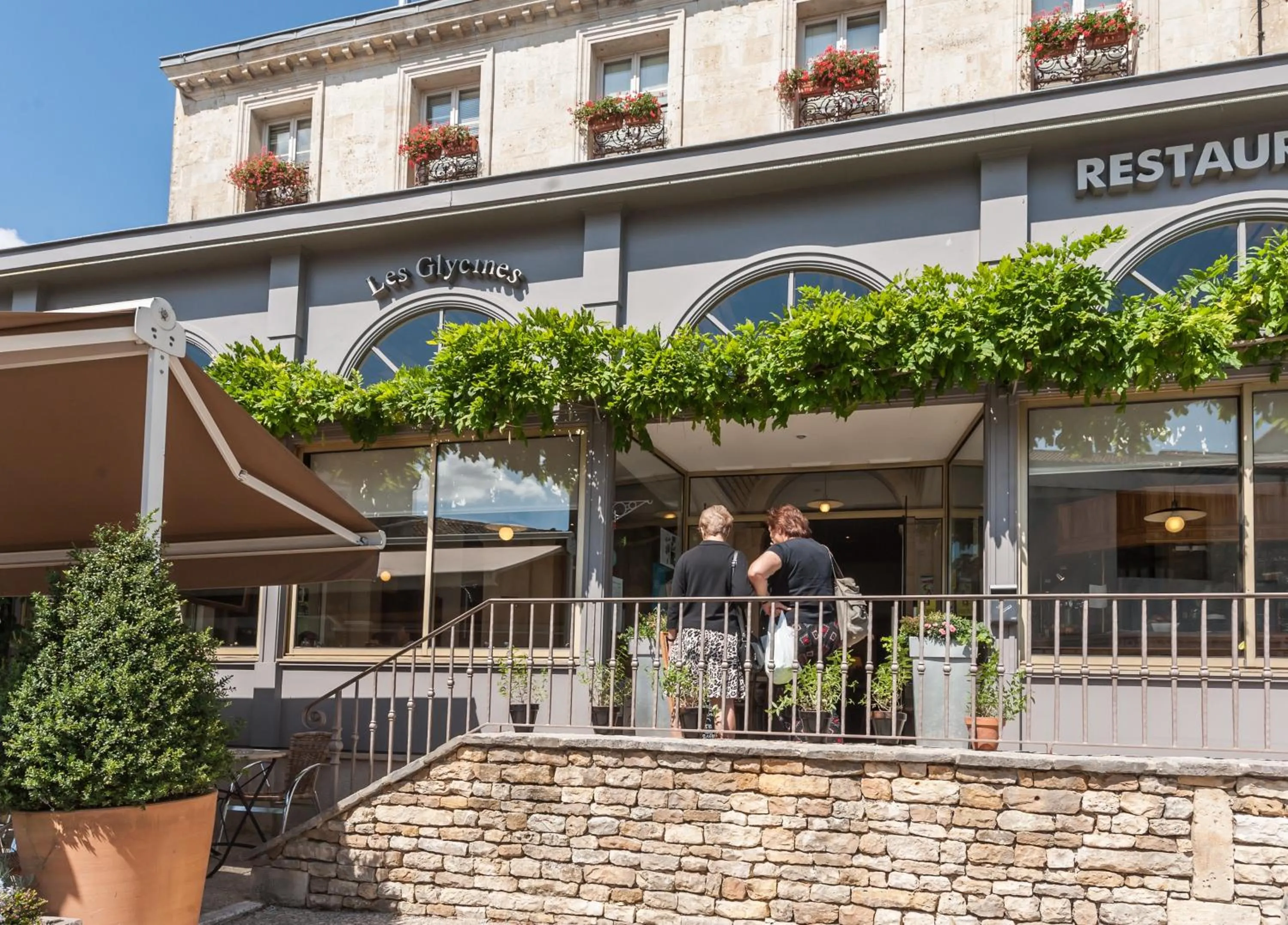 Logis hotels Les Glycines