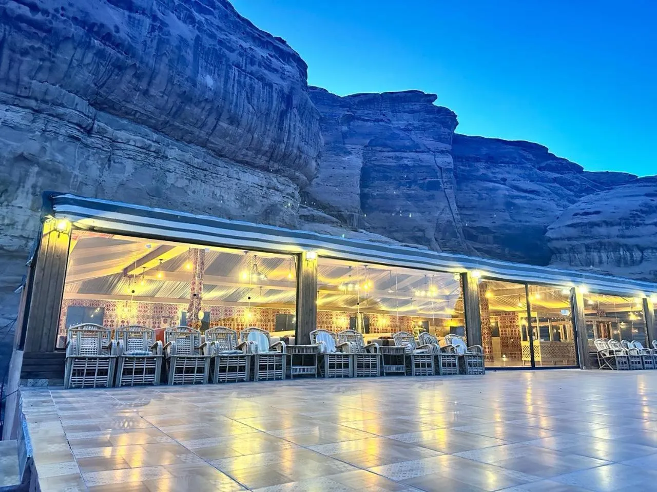 Restaurant/places to eat in Hasan Zawaideh luxury camp 2