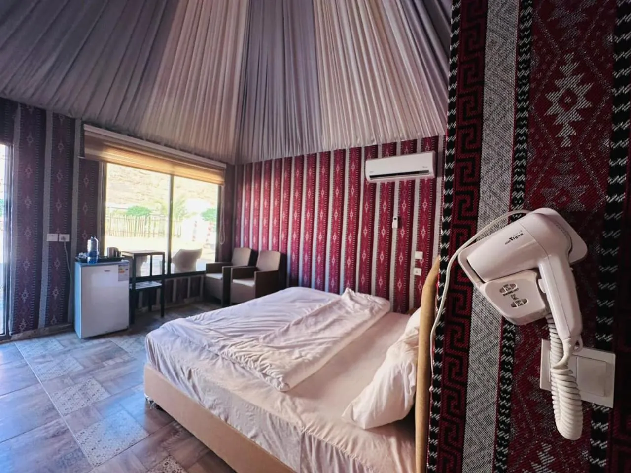 Bed in Hasan Zawaideh luxury camp 2