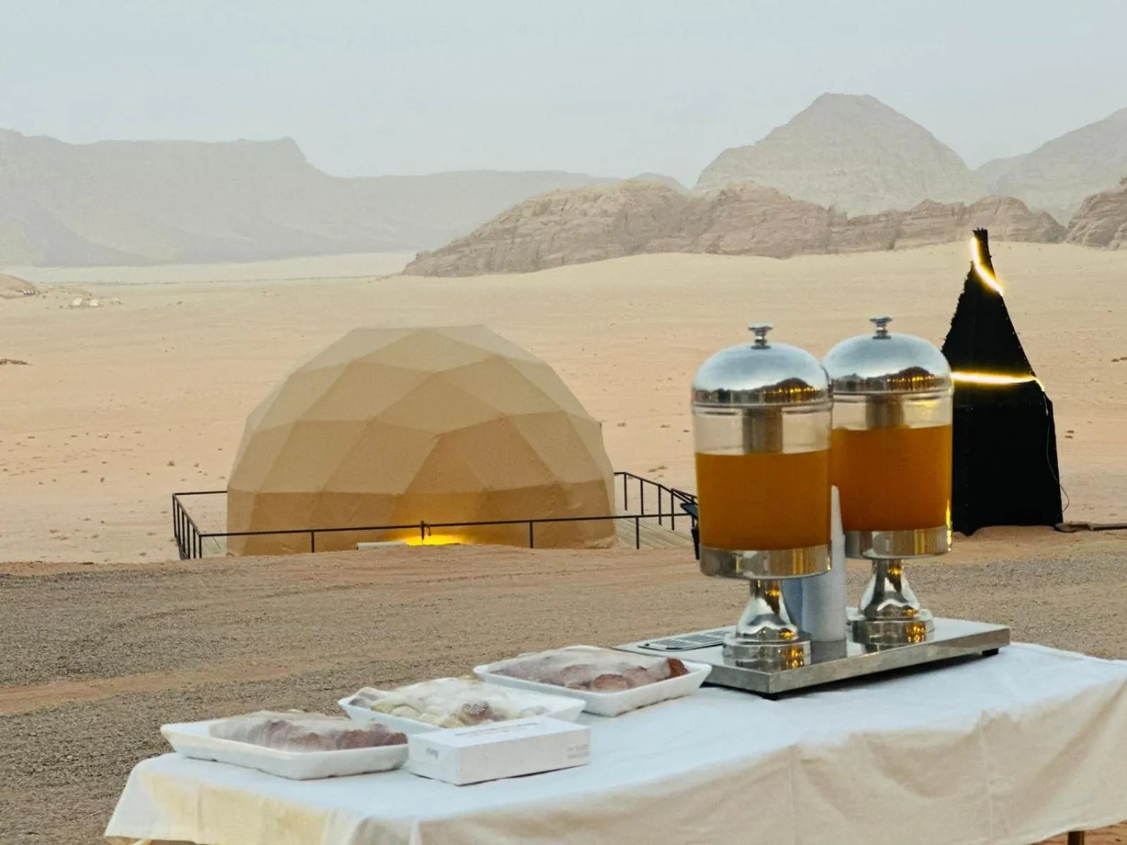 Natural landscape in Hasan Zawaideh luxury camp 2