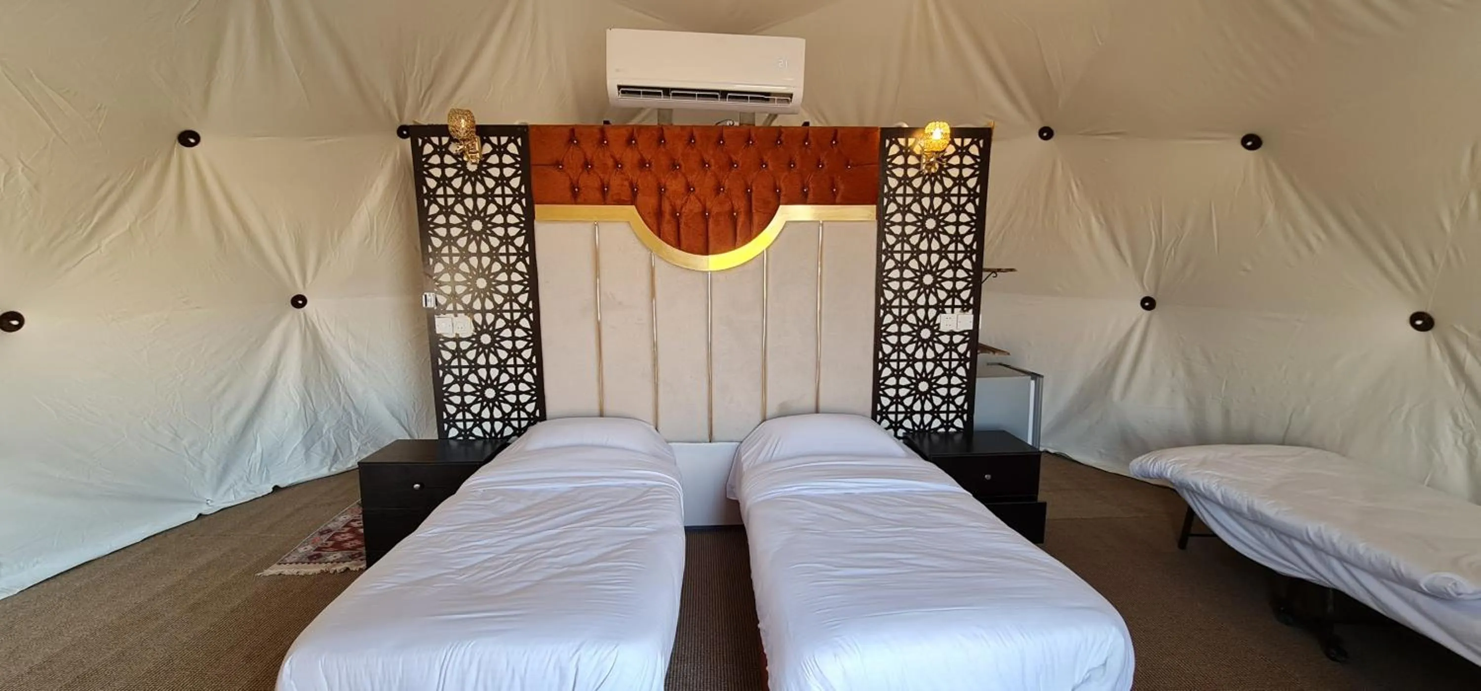Bed in Hasan Zawaideh luxury camp 2