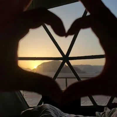 People in Hasan Zawaideh luxury camp 2