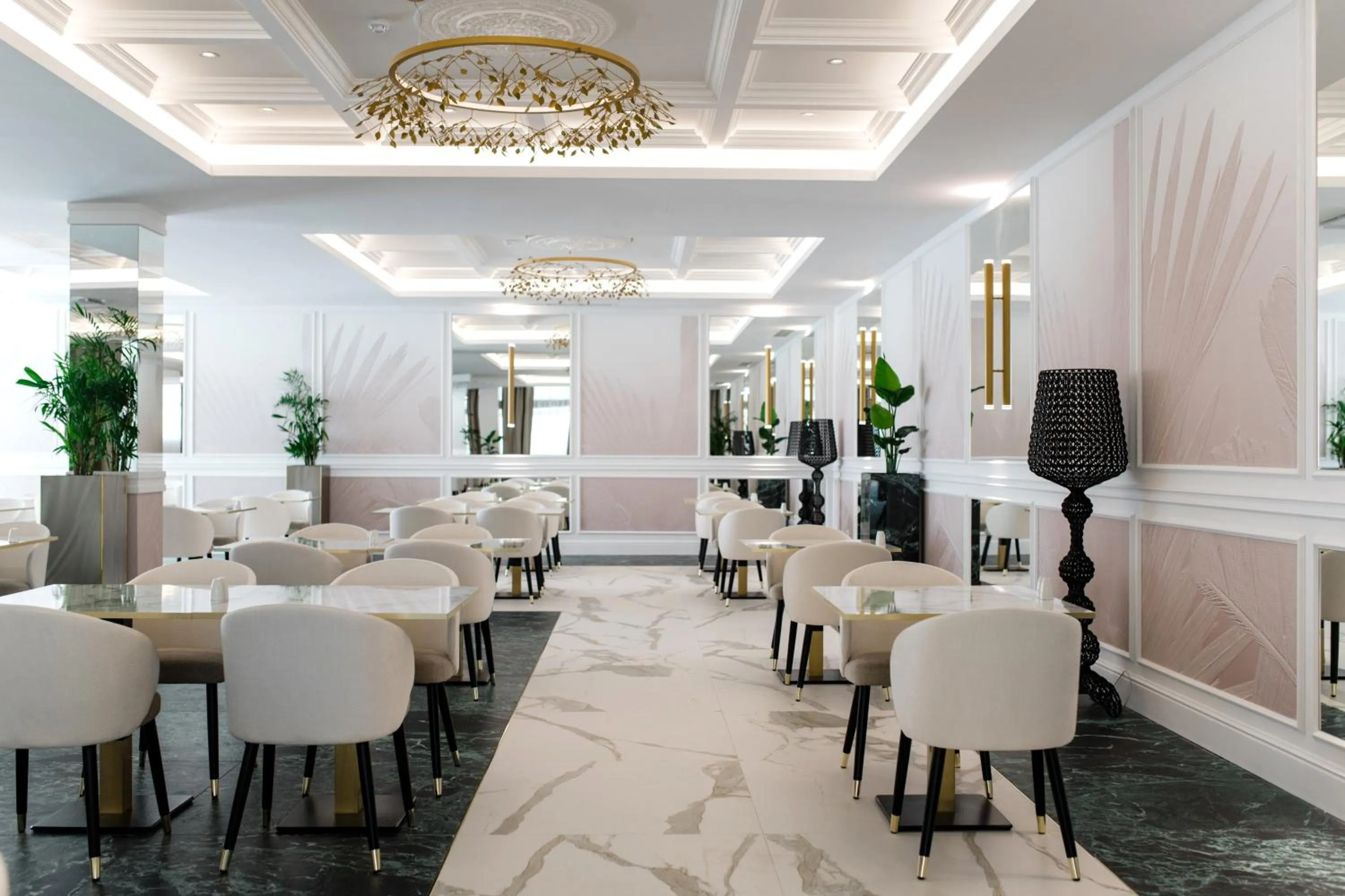 Restaurant/places to eat in Hotel Olympia