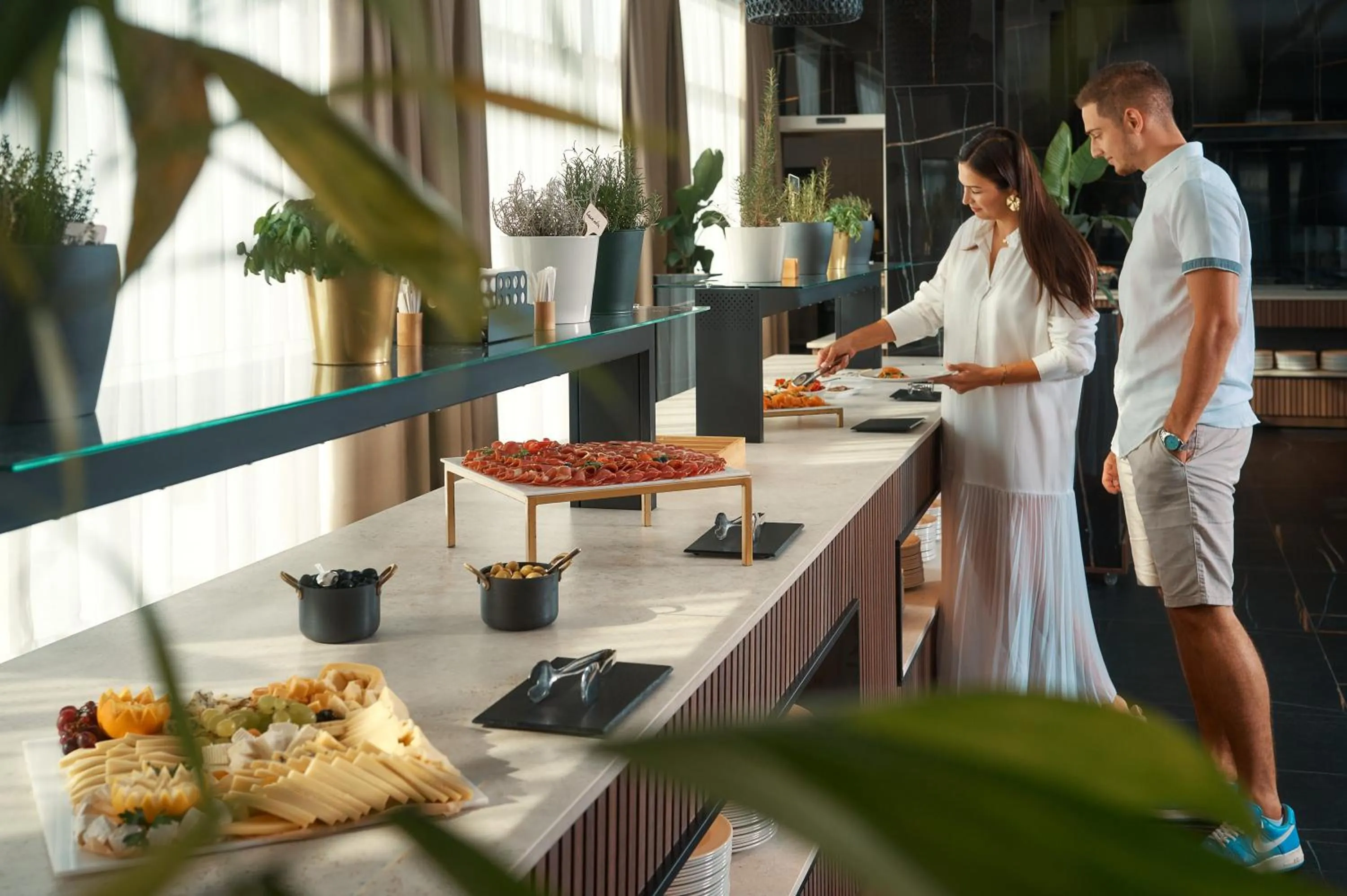 Restaurant/places to eat in Hotel Olympia