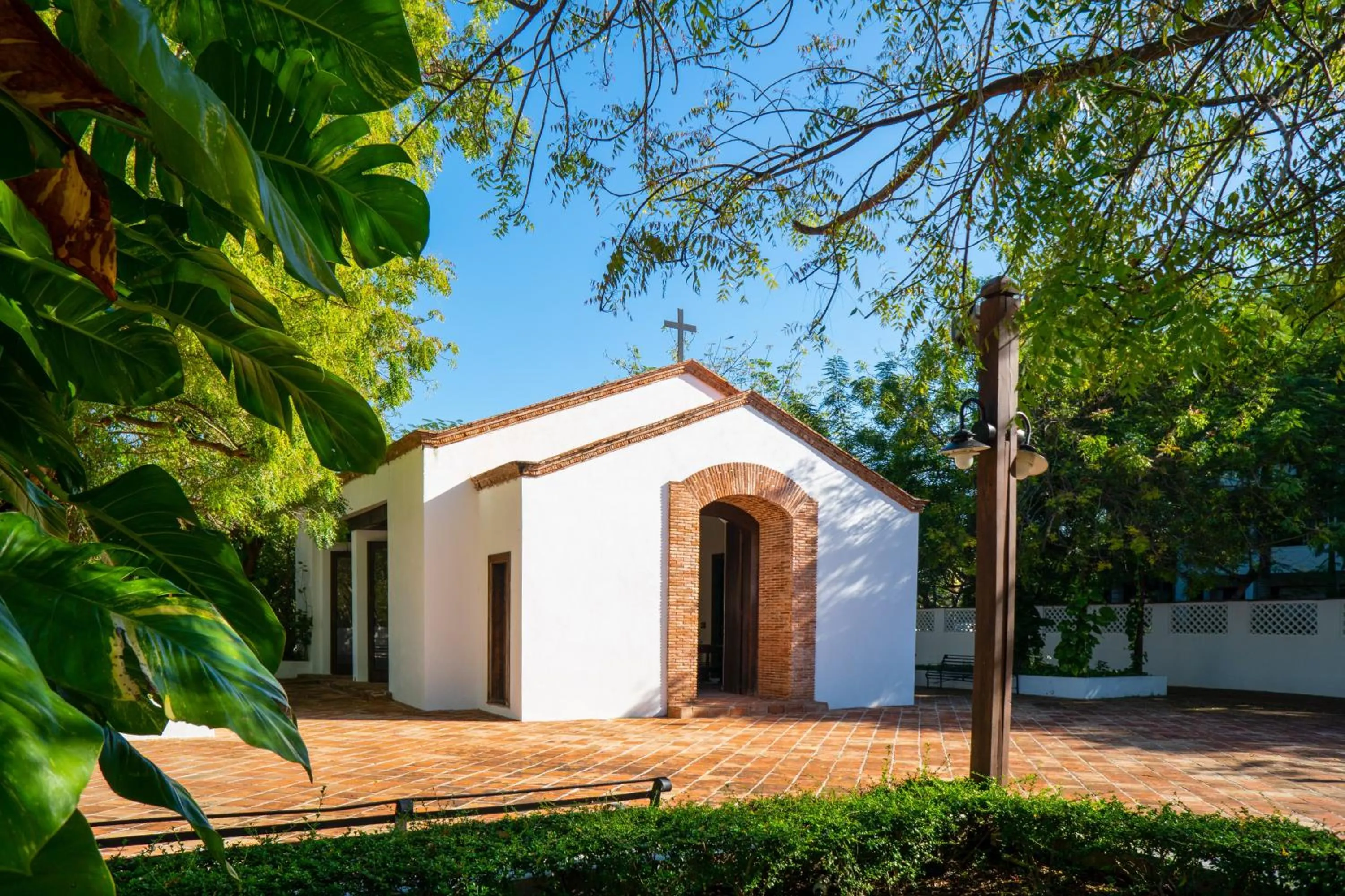 Property building in Hotel Casa Hemingway