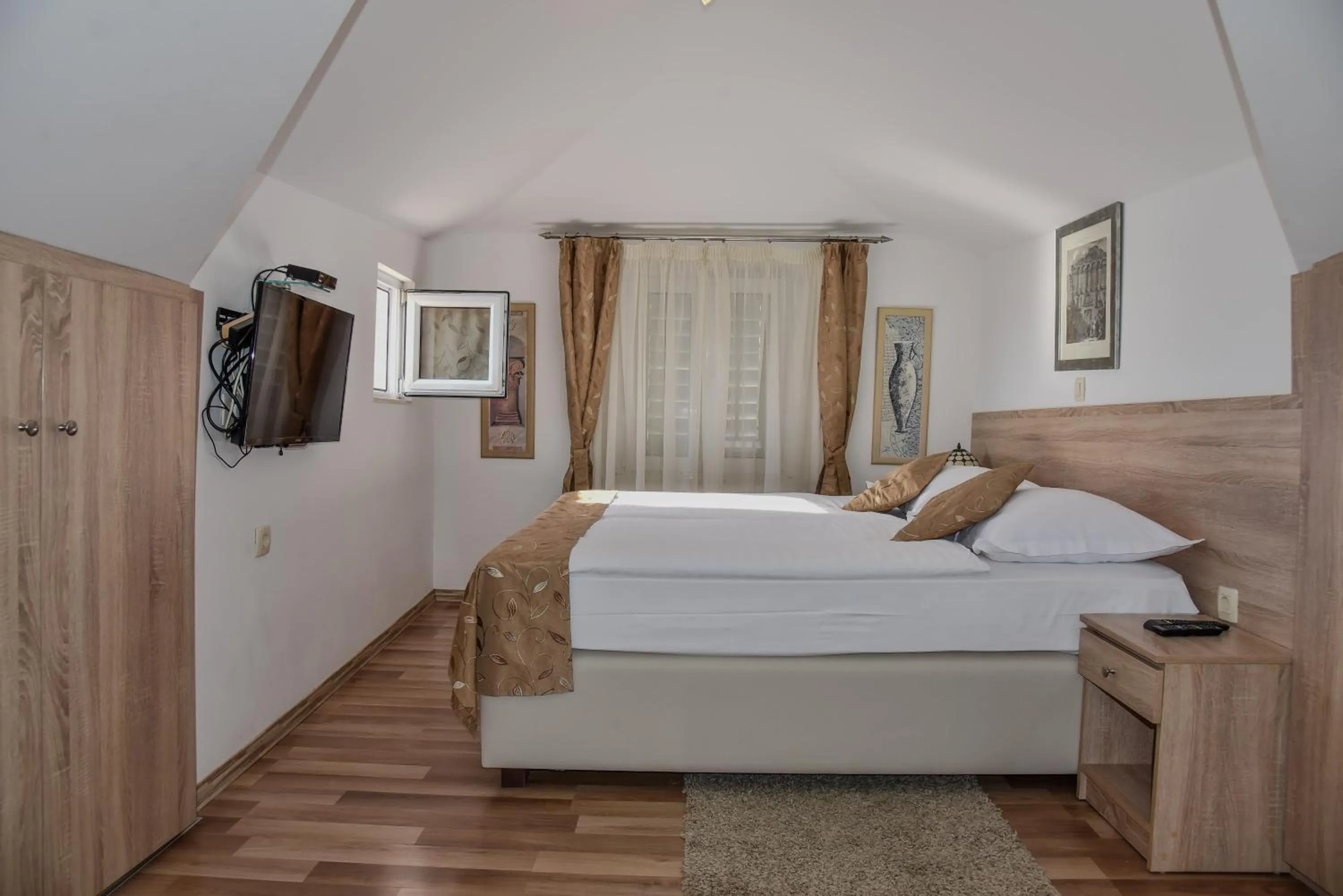 Bedroom, Bed in Hotel Kastel 1700