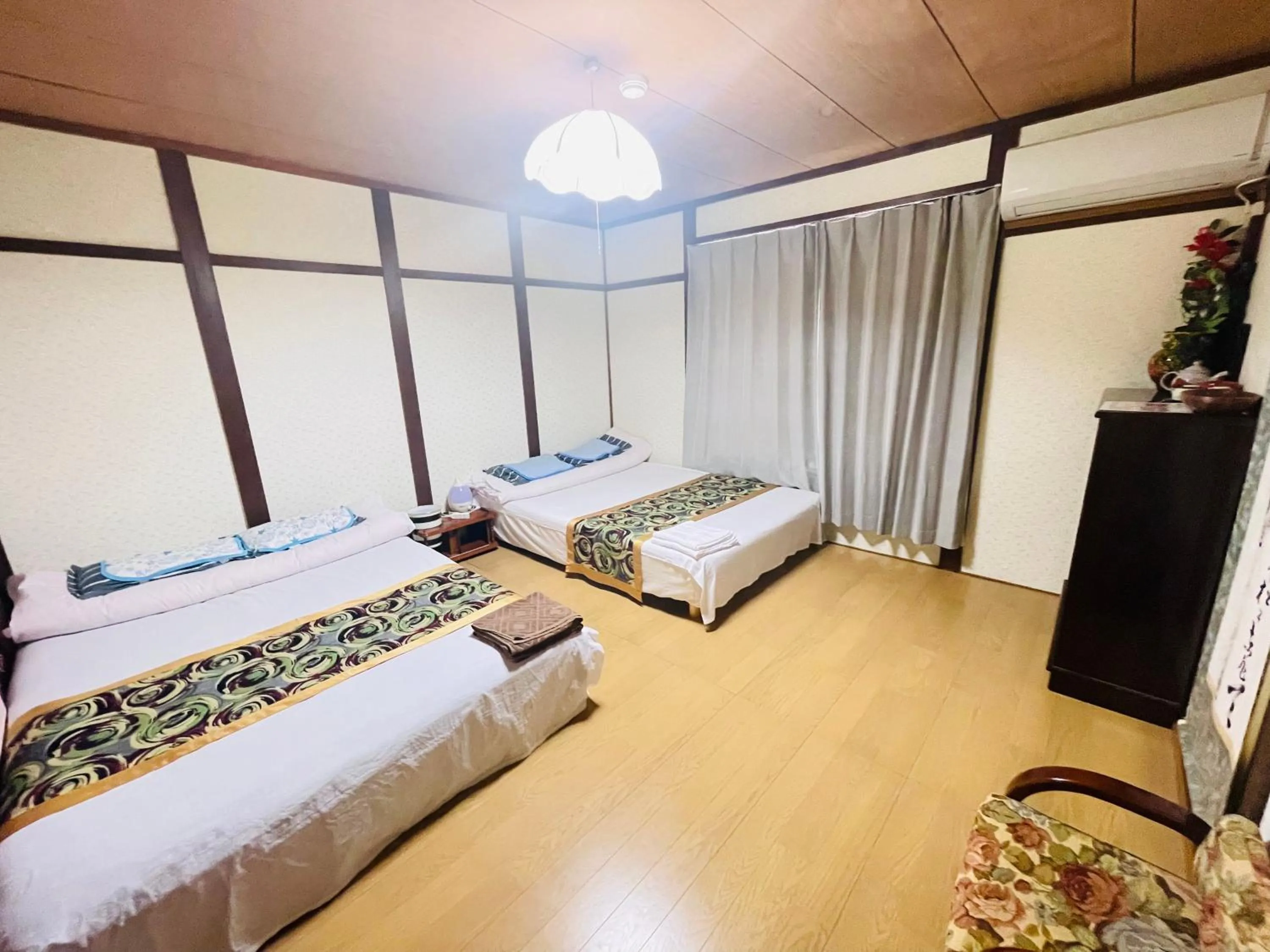 Bed in Shiga Biwa Lake Shanshui House