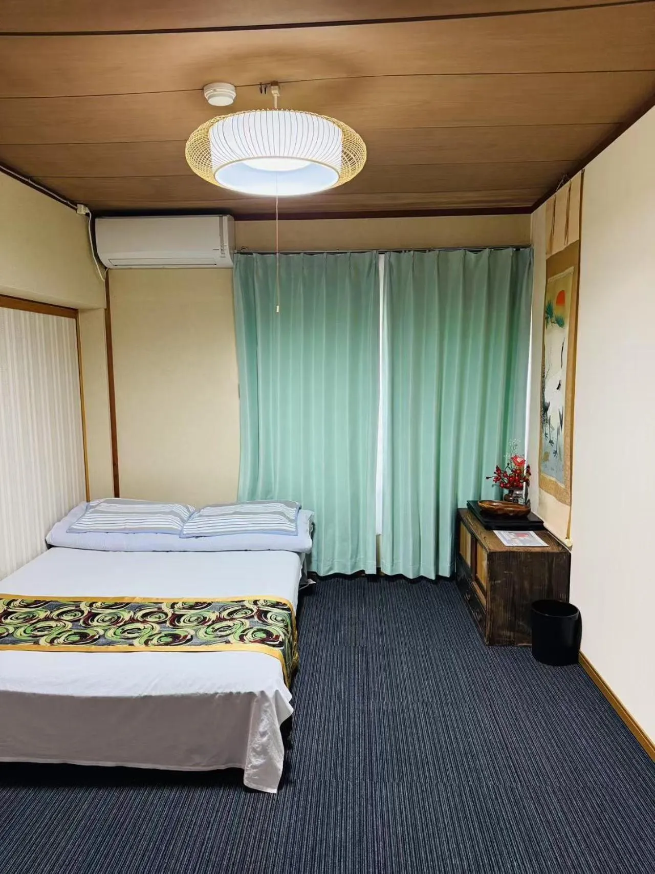 Bed in Shiga Biwa Lake Shanshui House