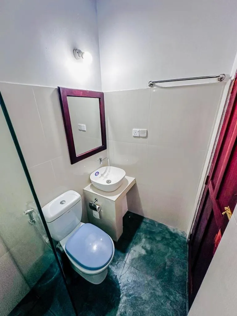 Drifters Hotel & Beach Restaurant