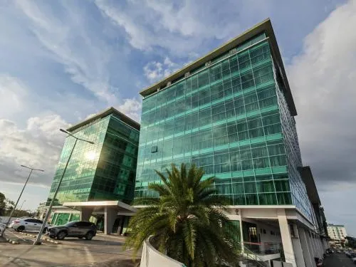 Greens Hotel & Suites