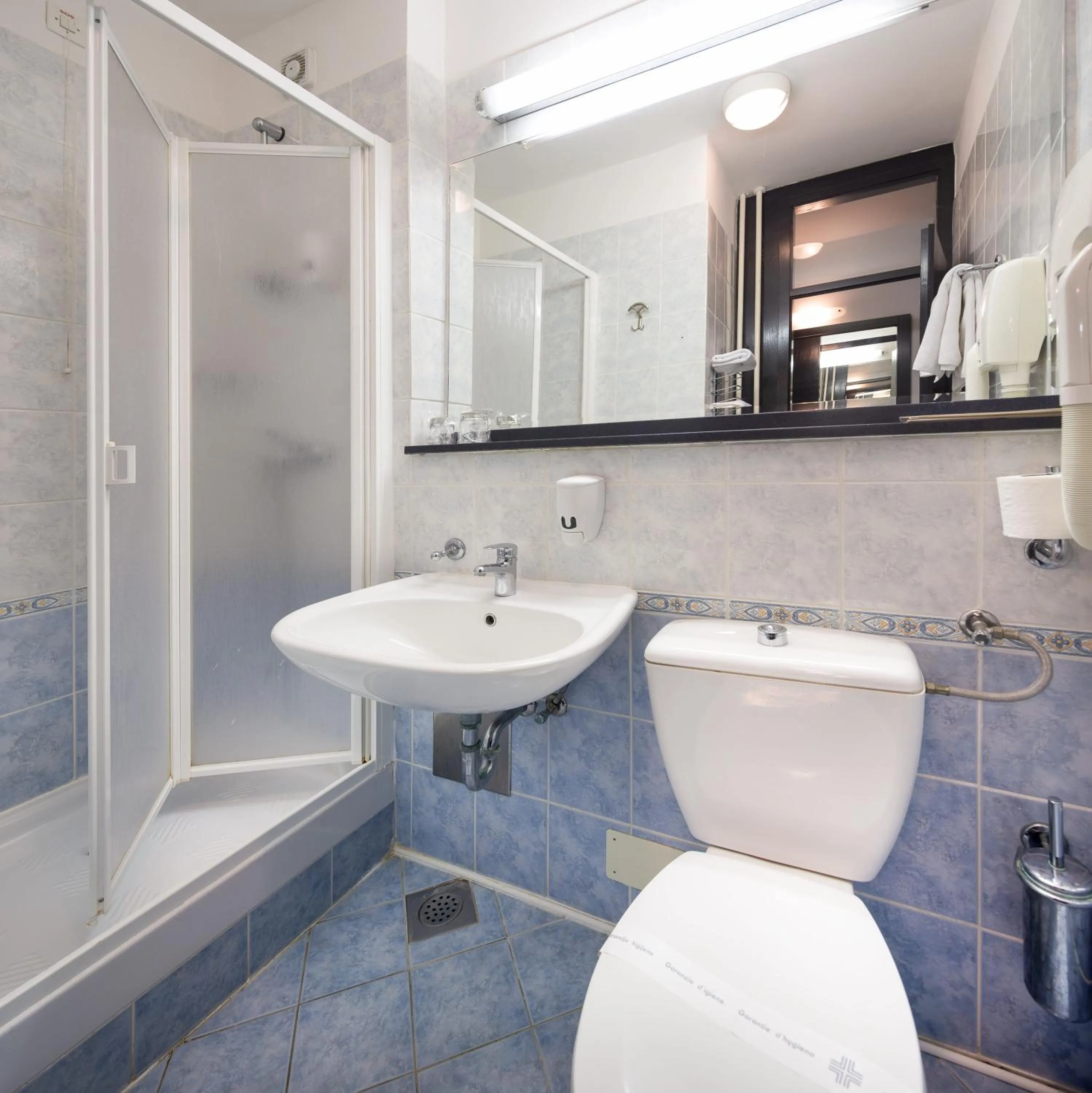 Shower in Hotel Hvar