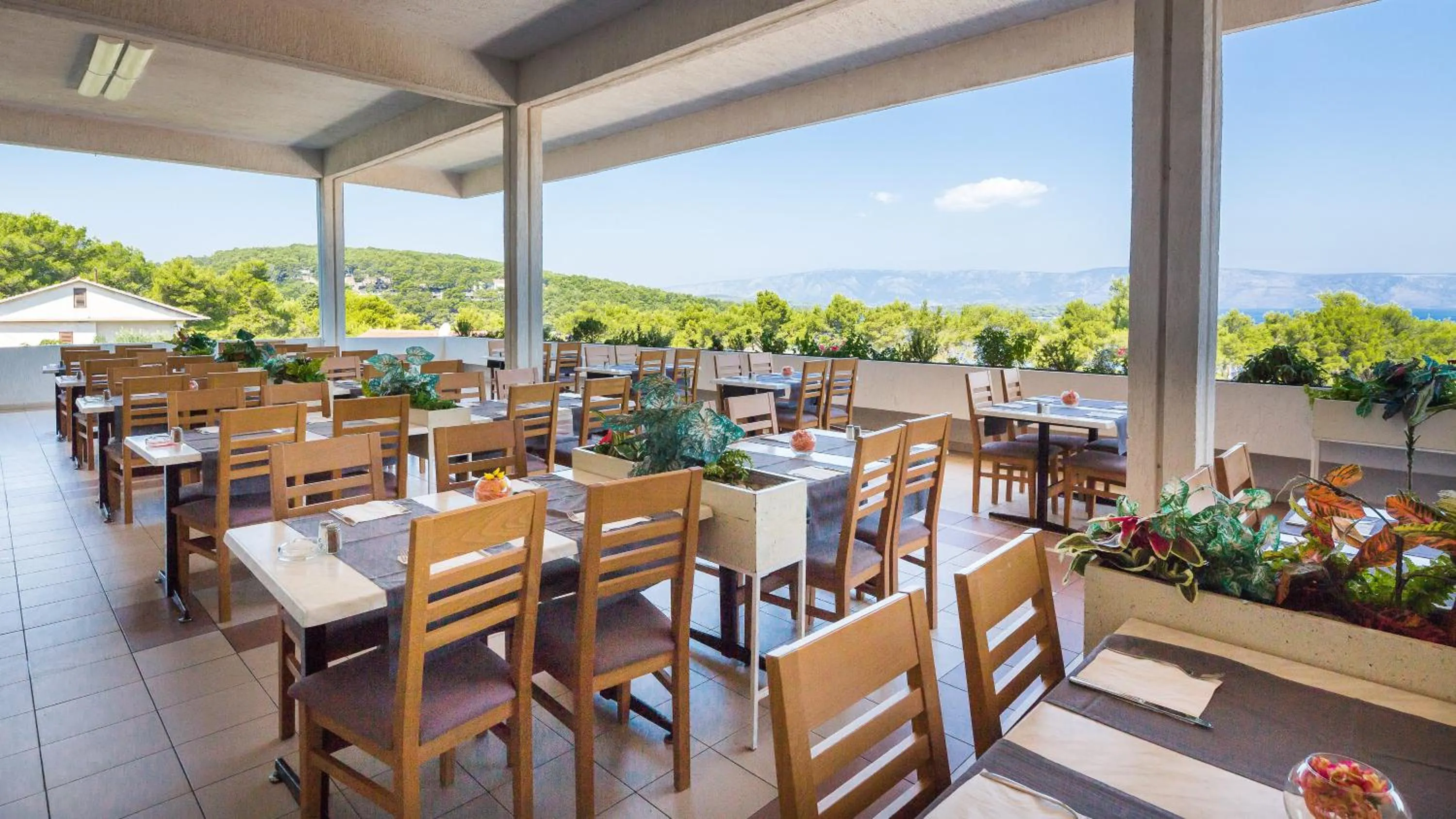 Restaurant/places to eat in Hotel Hvar