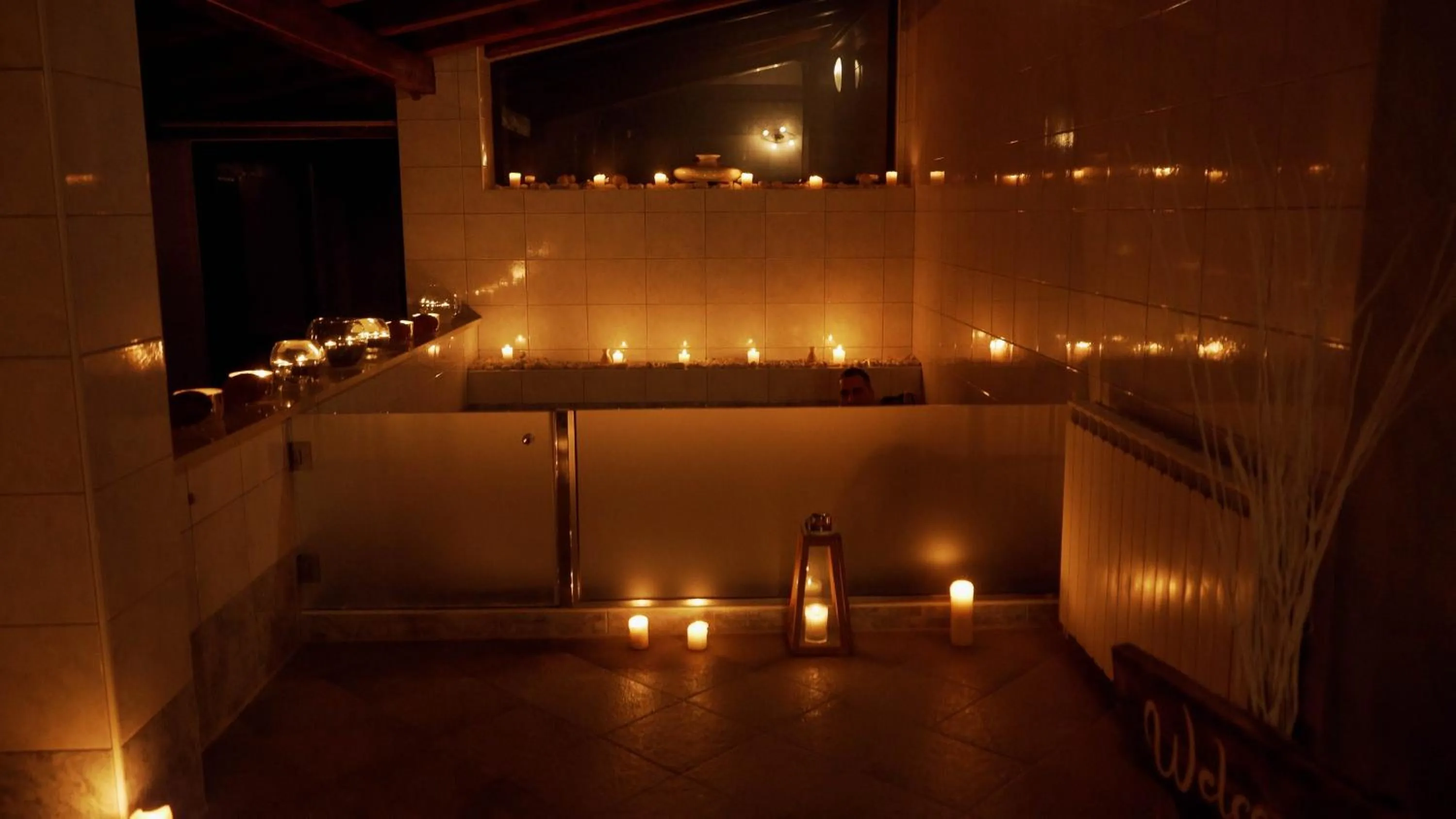 Hot Tub in Hotel Villa Letan