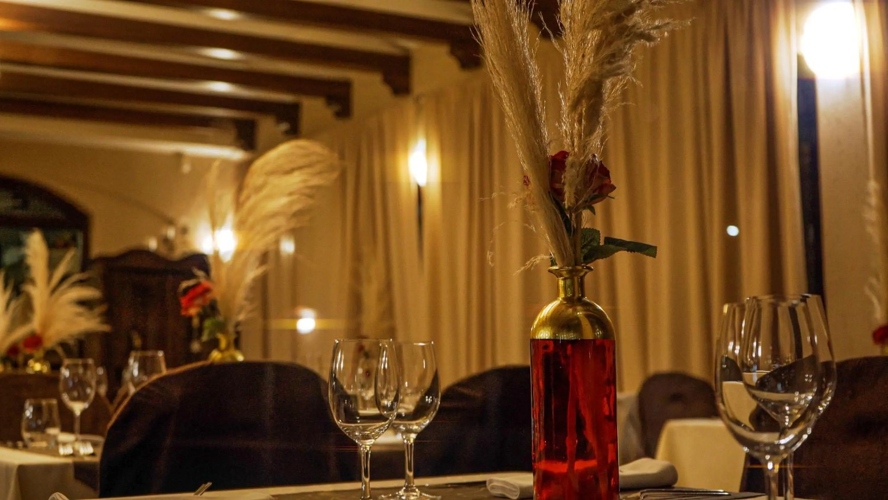 Restaurant/places to eat in Hotel Villa Letan