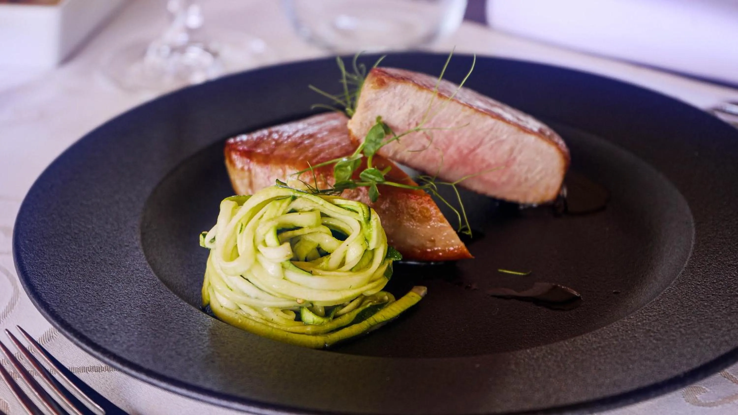 Restaurant/places to eat in Hotel Villa Letan