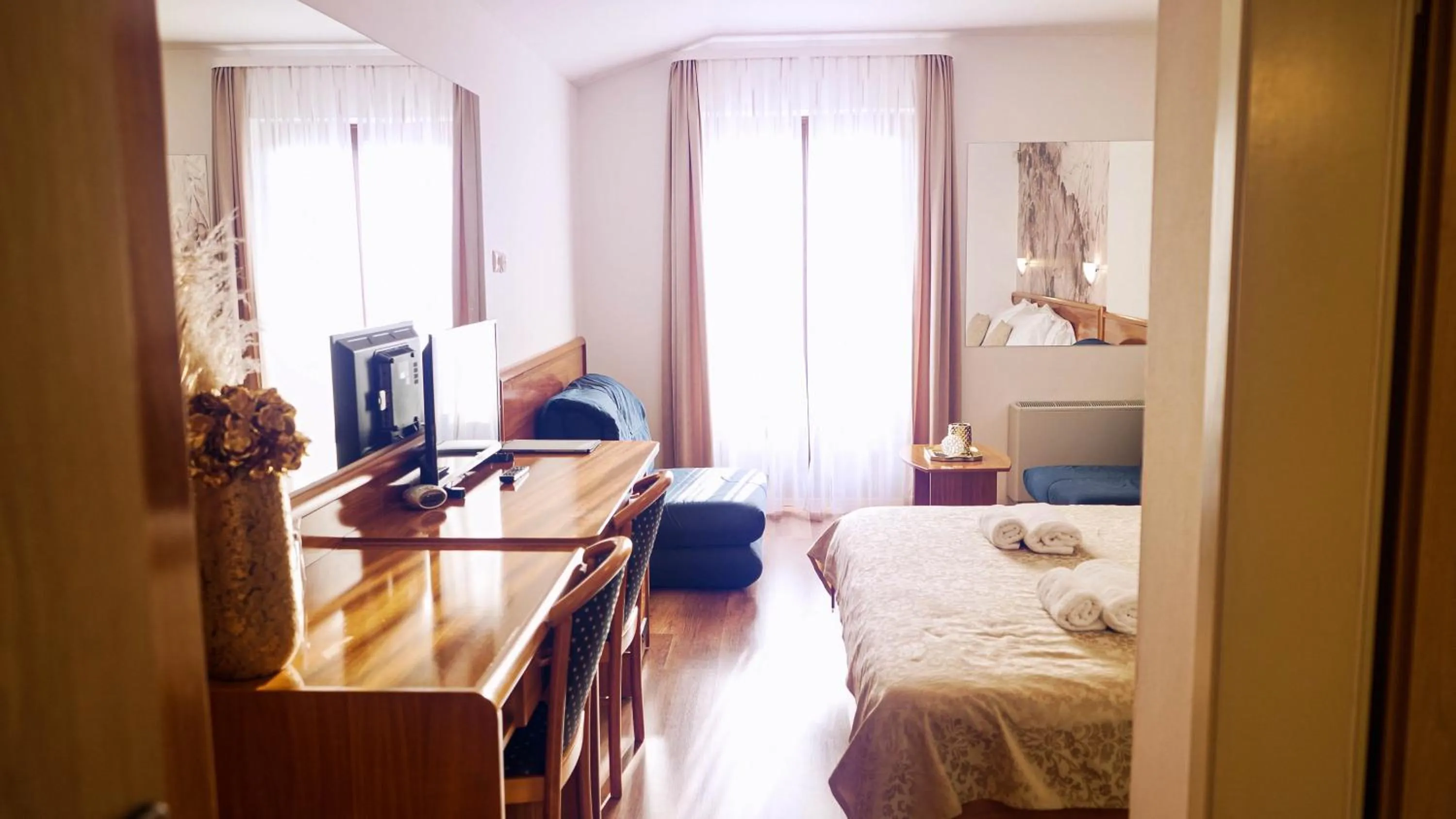 Double or Twin Room with Sea View in Hotel Villa Letan