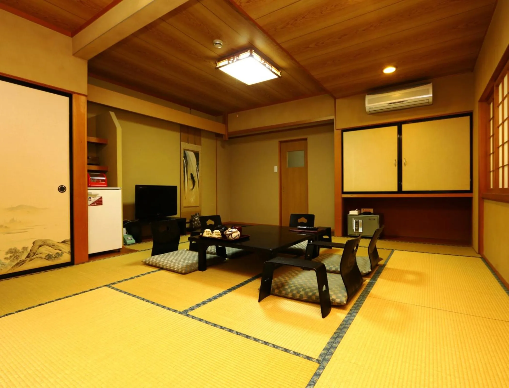 Photo of the whole room in Miyamaso