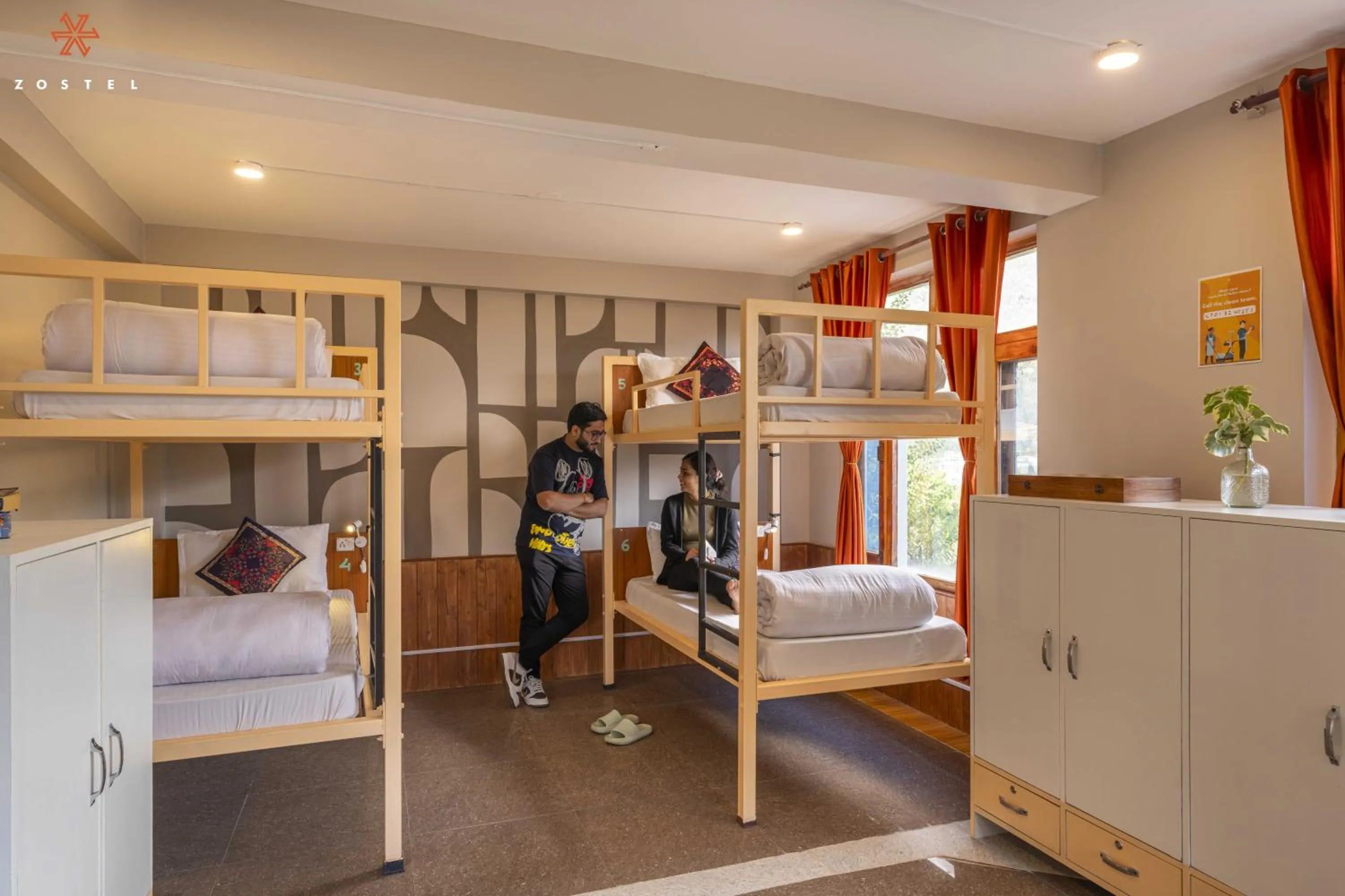 Photo of the whole room, Bed in Zostel Old Manali