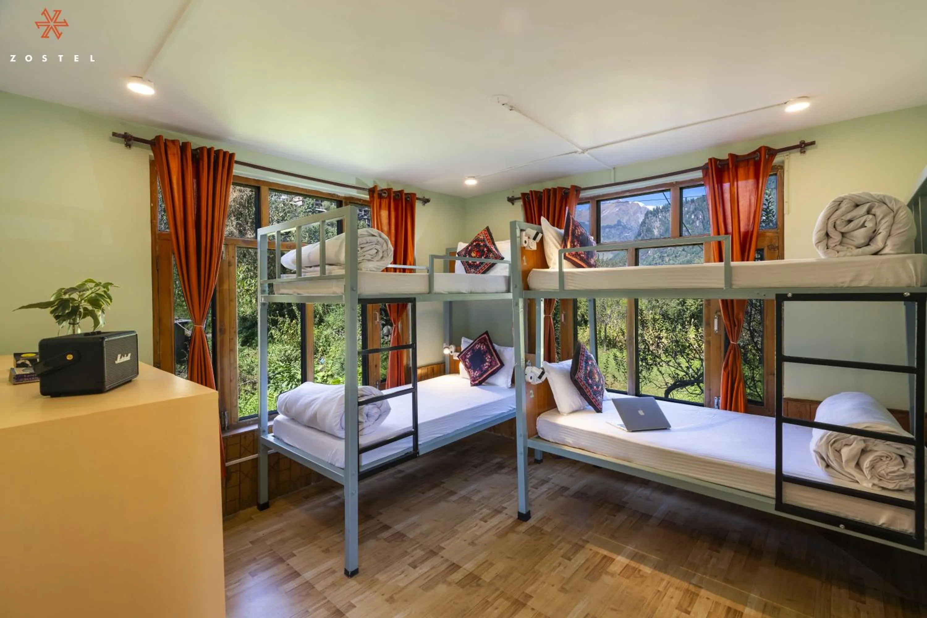 Photo of the whole room, Bed in Zostel Old Manali