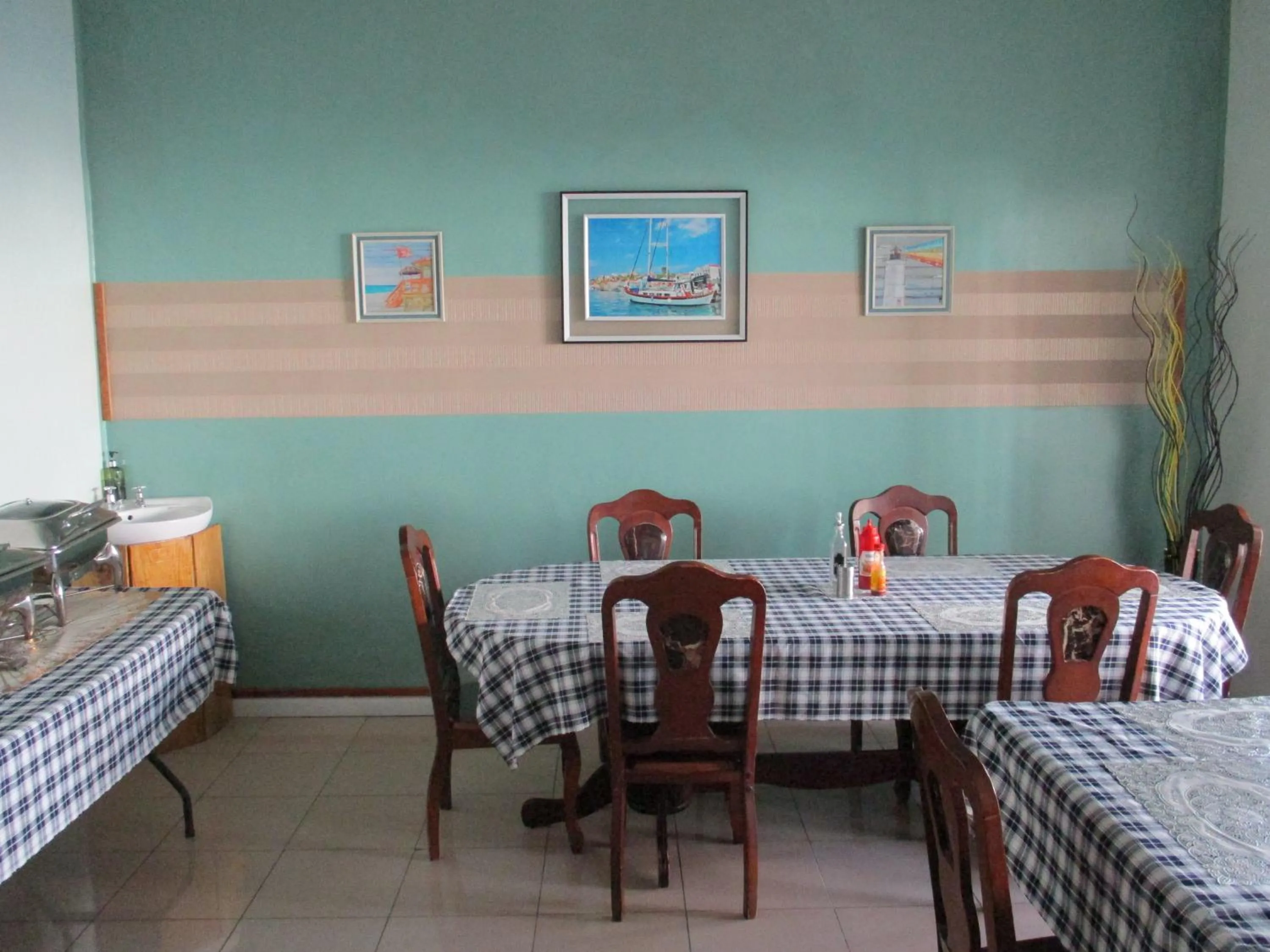 Restaurant/places to eat in Blue Lagoon Lodge Blantyre