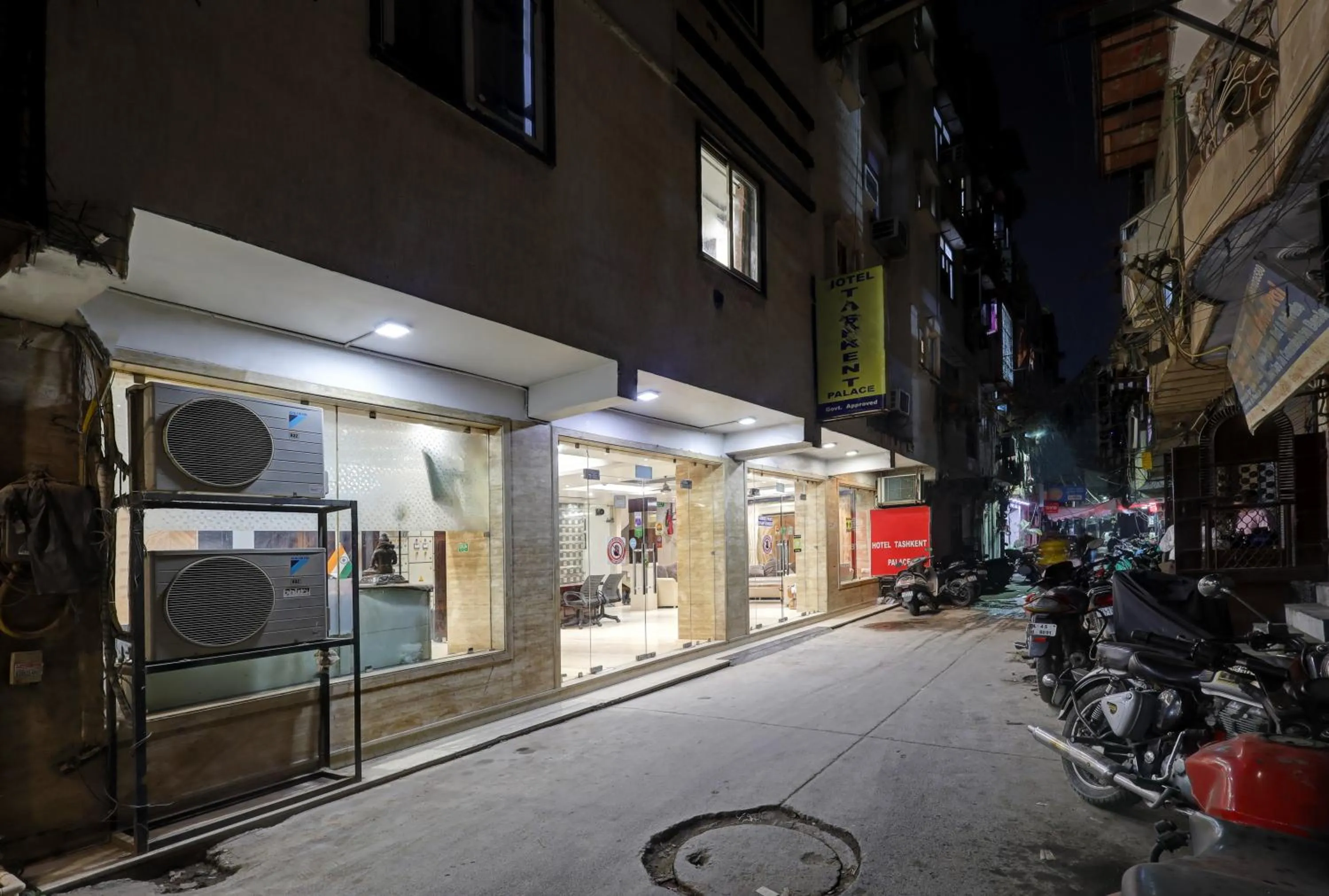 Property building in Hotel Tashkent Palace - Walk in from New Delhi Station & Metro Station