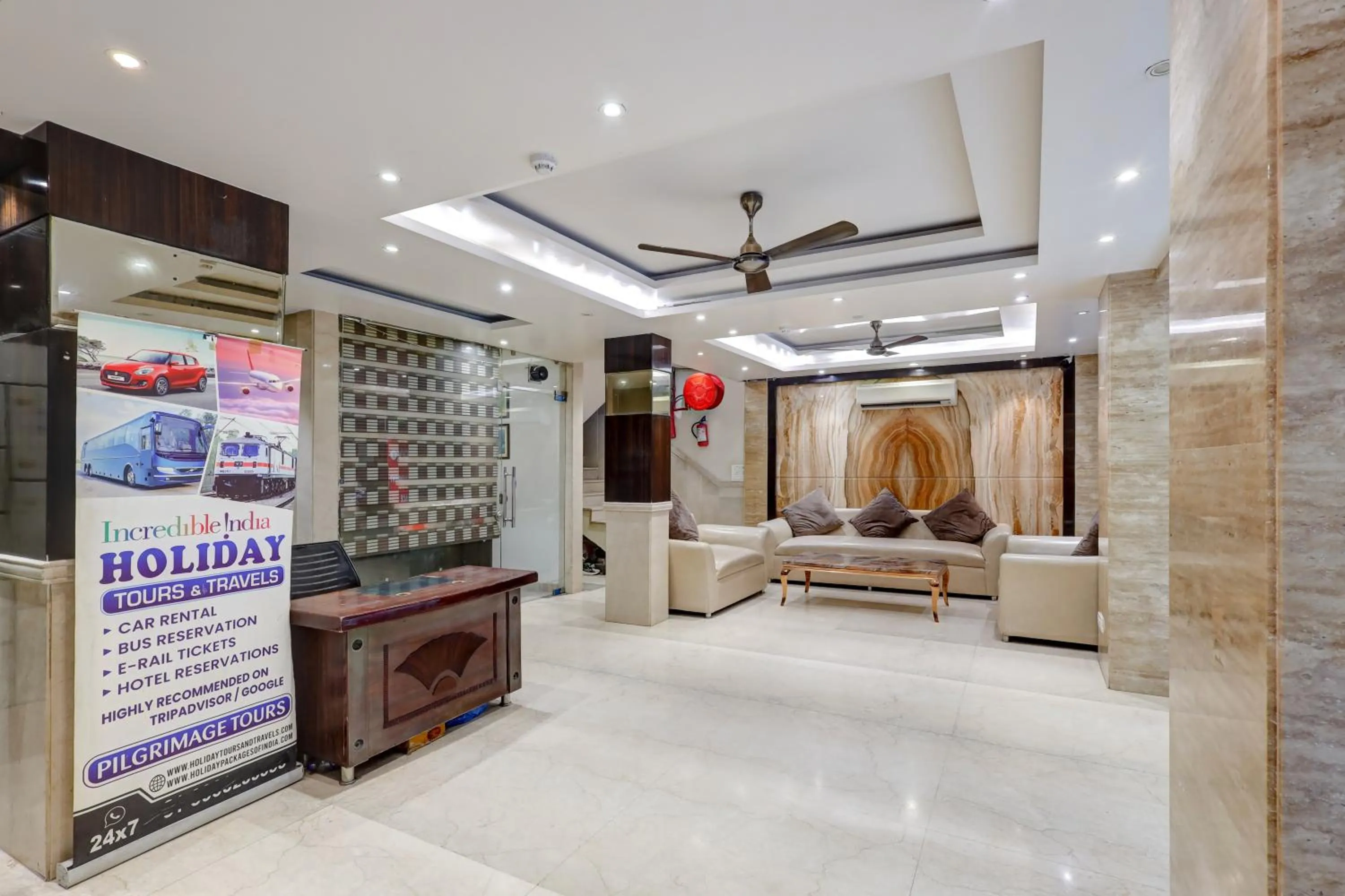 Lobby or reception in Hotel Tashkent Palace - Walk in from New Delhi Station & Metro Station