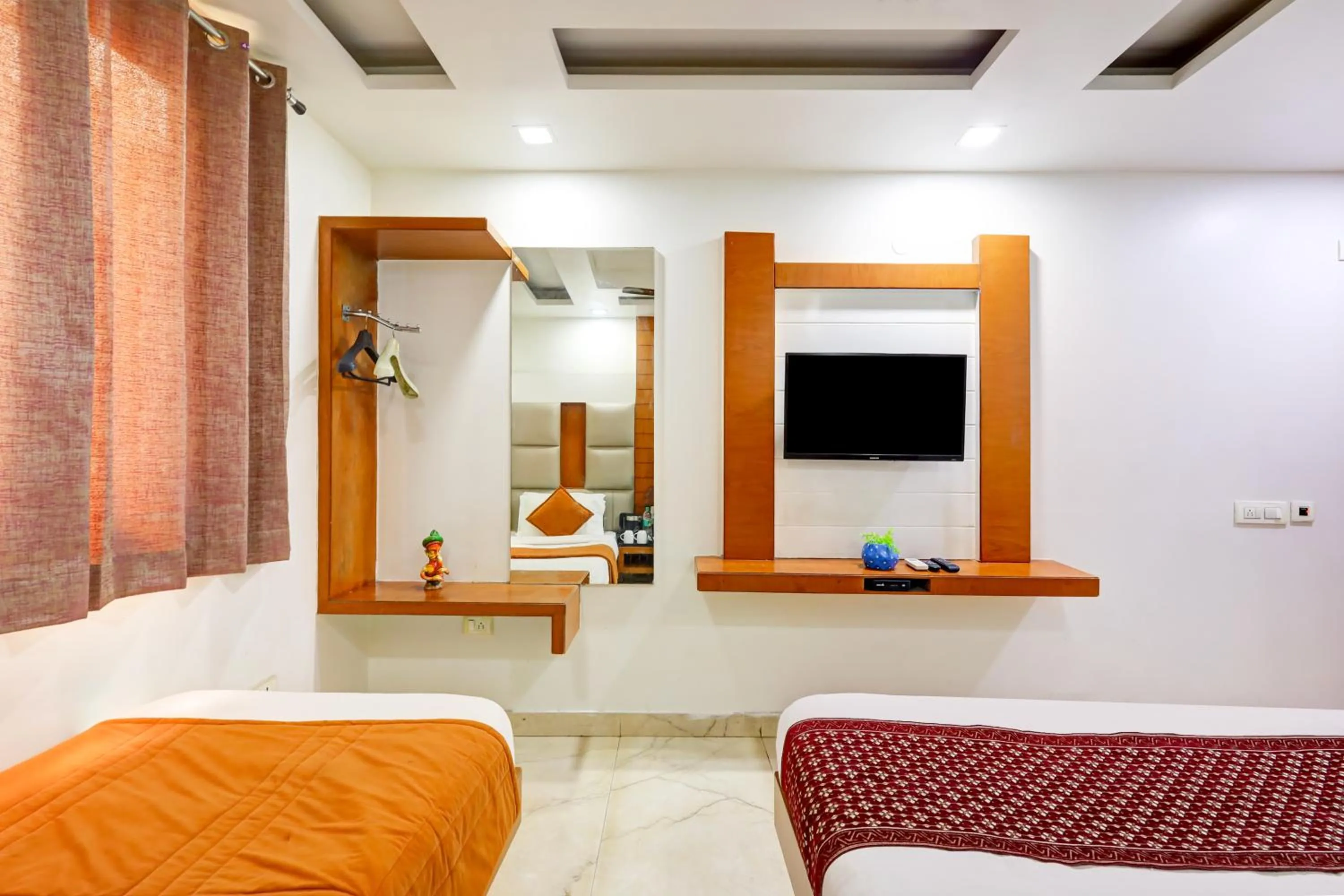 Bedroom in Hotel Tashkent Palace - Walk in from New Delhi Station & Metro Station