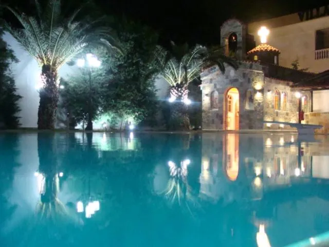 Swimming pool in Cavallari Palace Hotel Suites