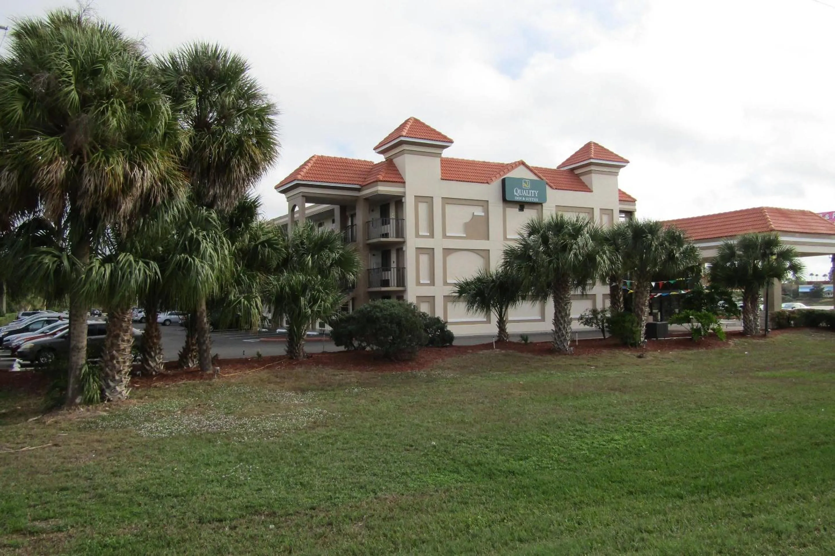 Property building in Quality Inn & Suites Kissimmee by The Lake