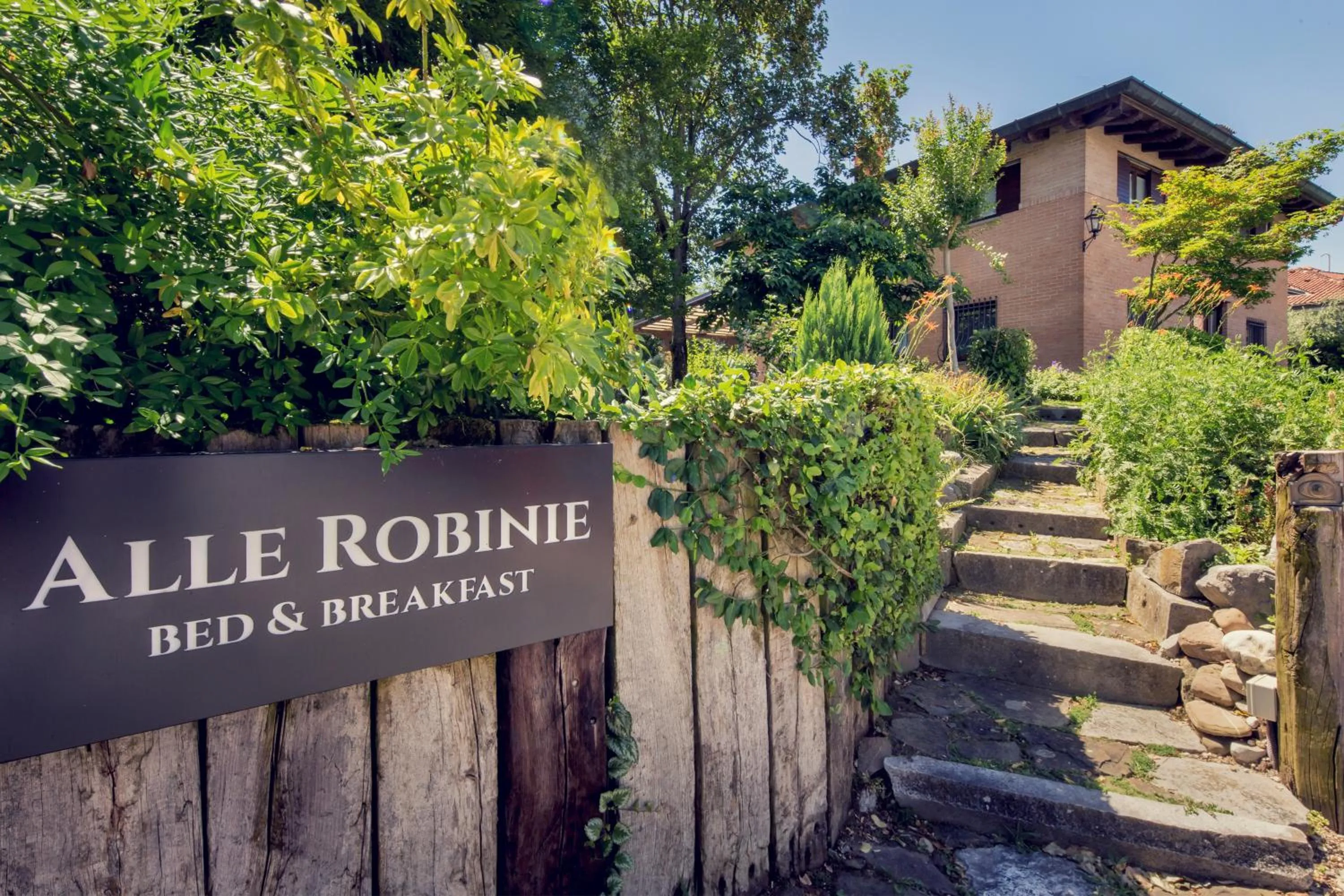 Property building in Alle Robinie