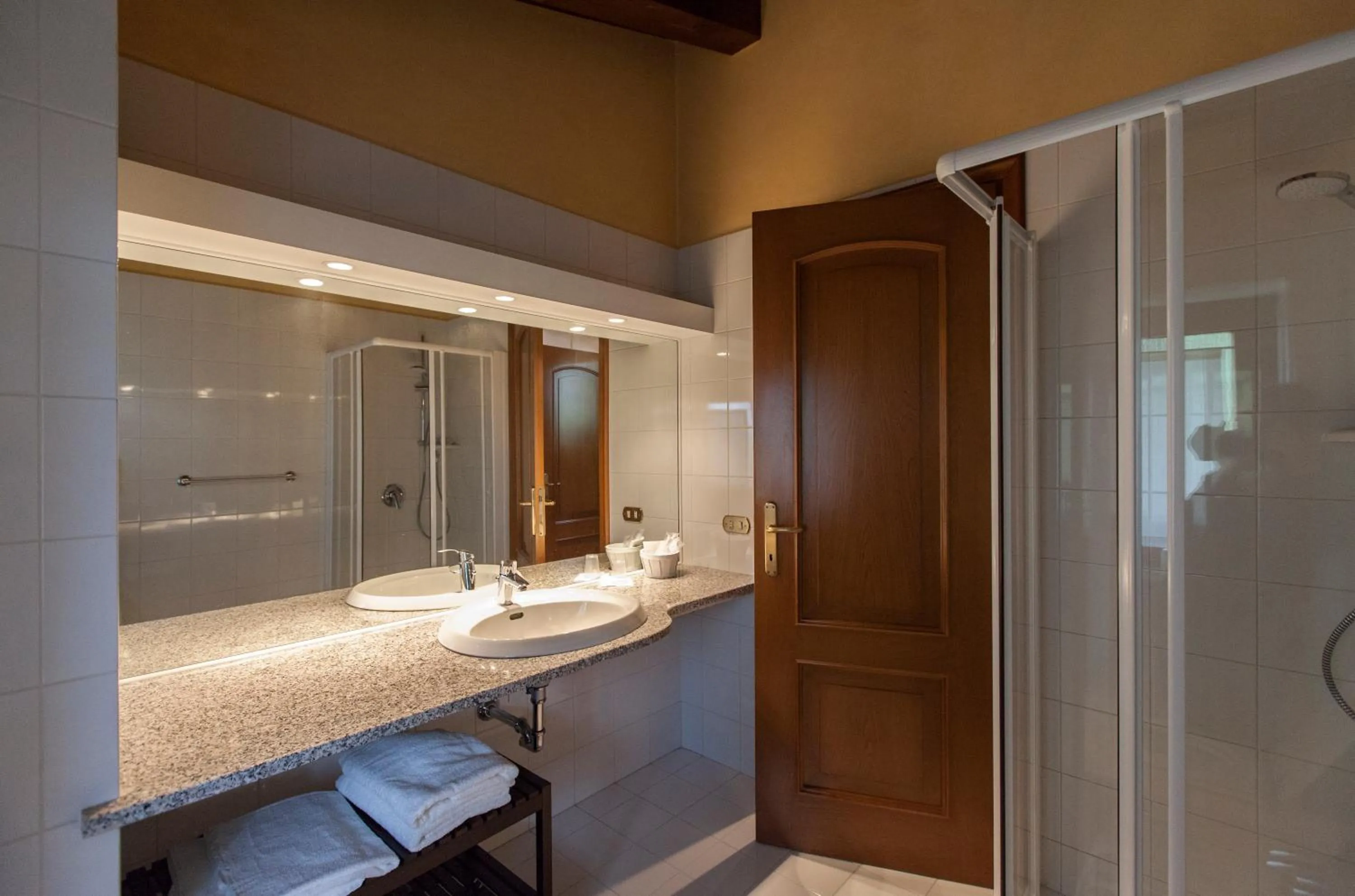 Shower in Alle Robinie