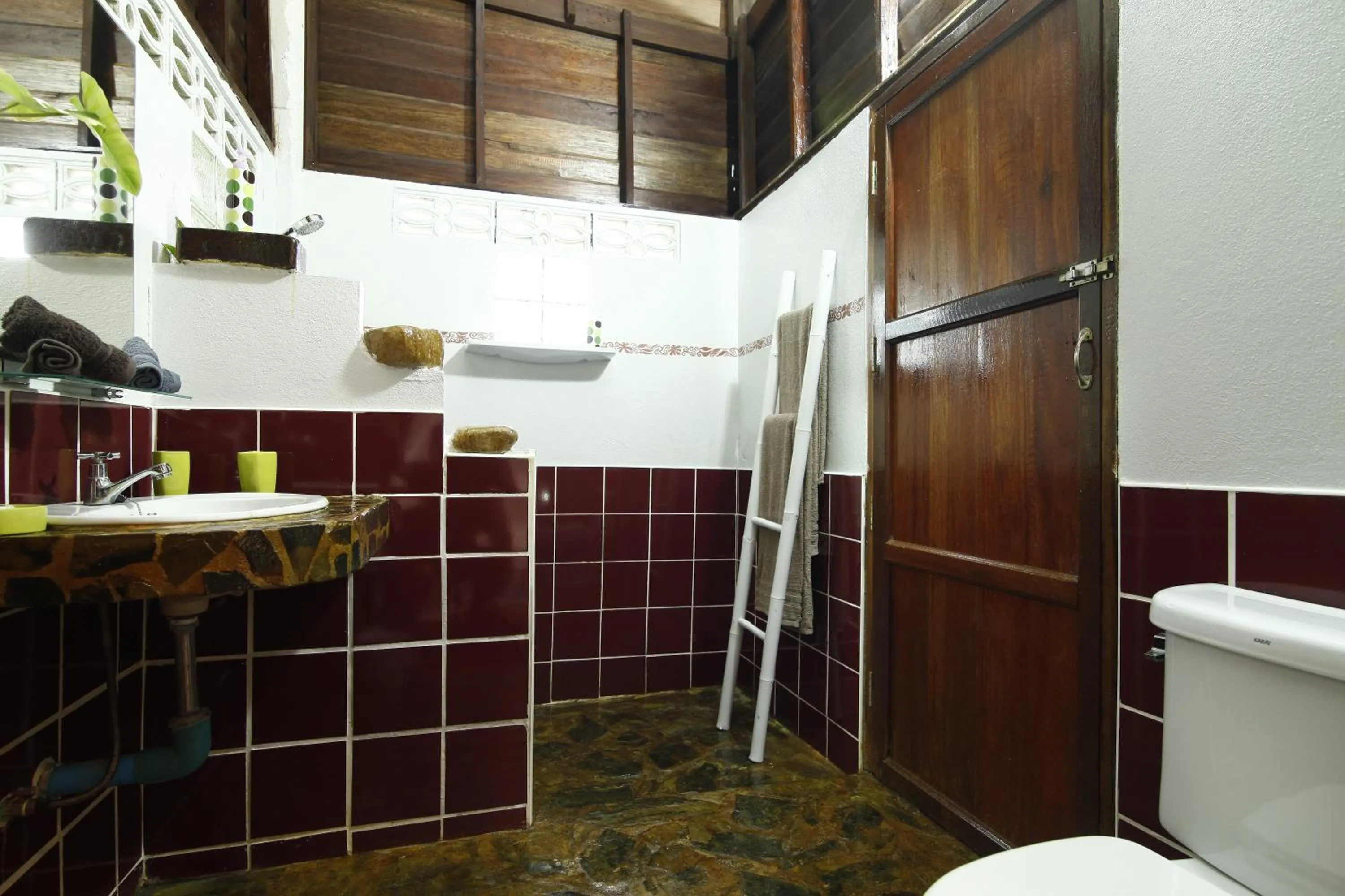 Bathroom in Oon Lee Bungalows