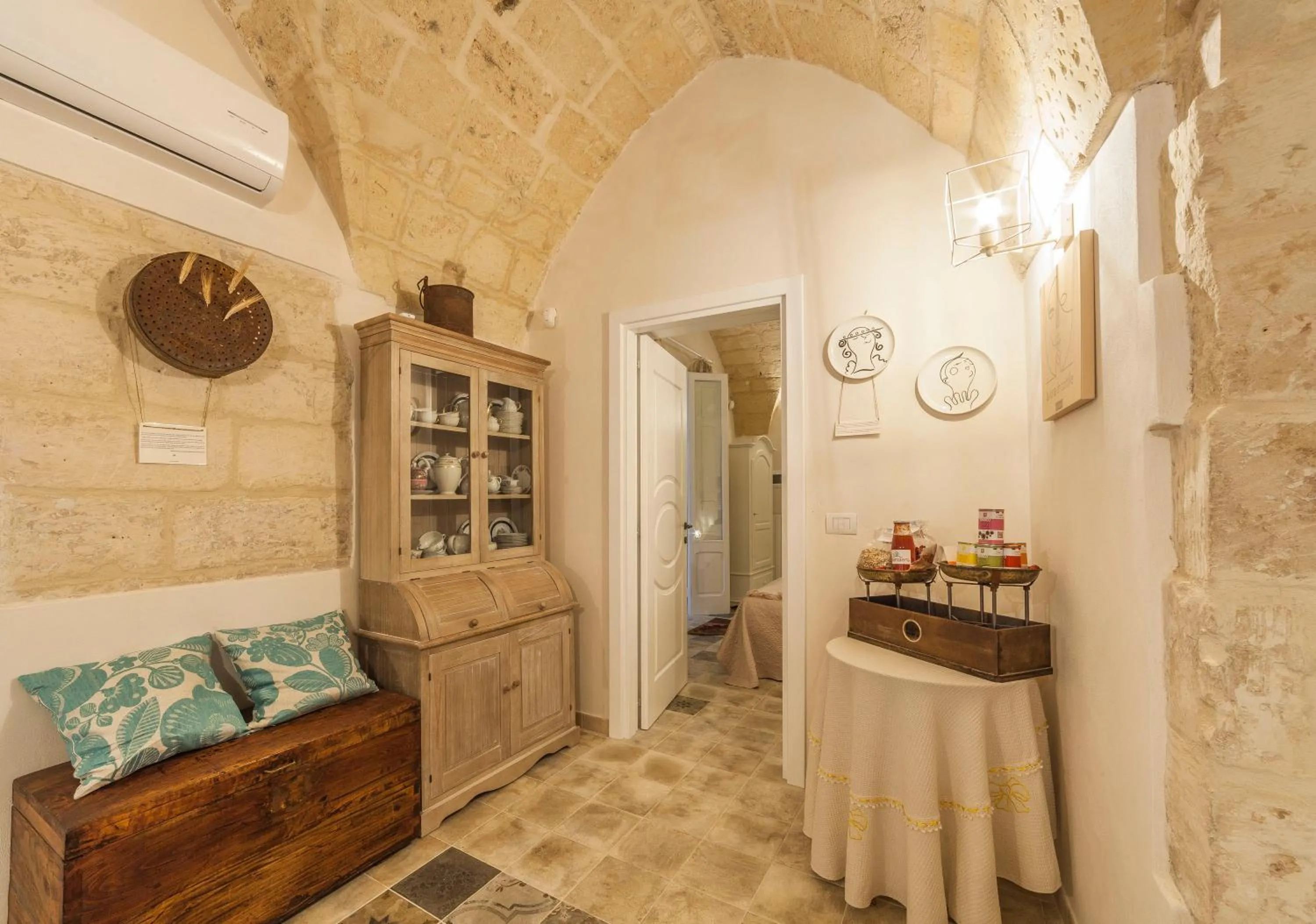 Photo of the whole room in La Luna In Cortile