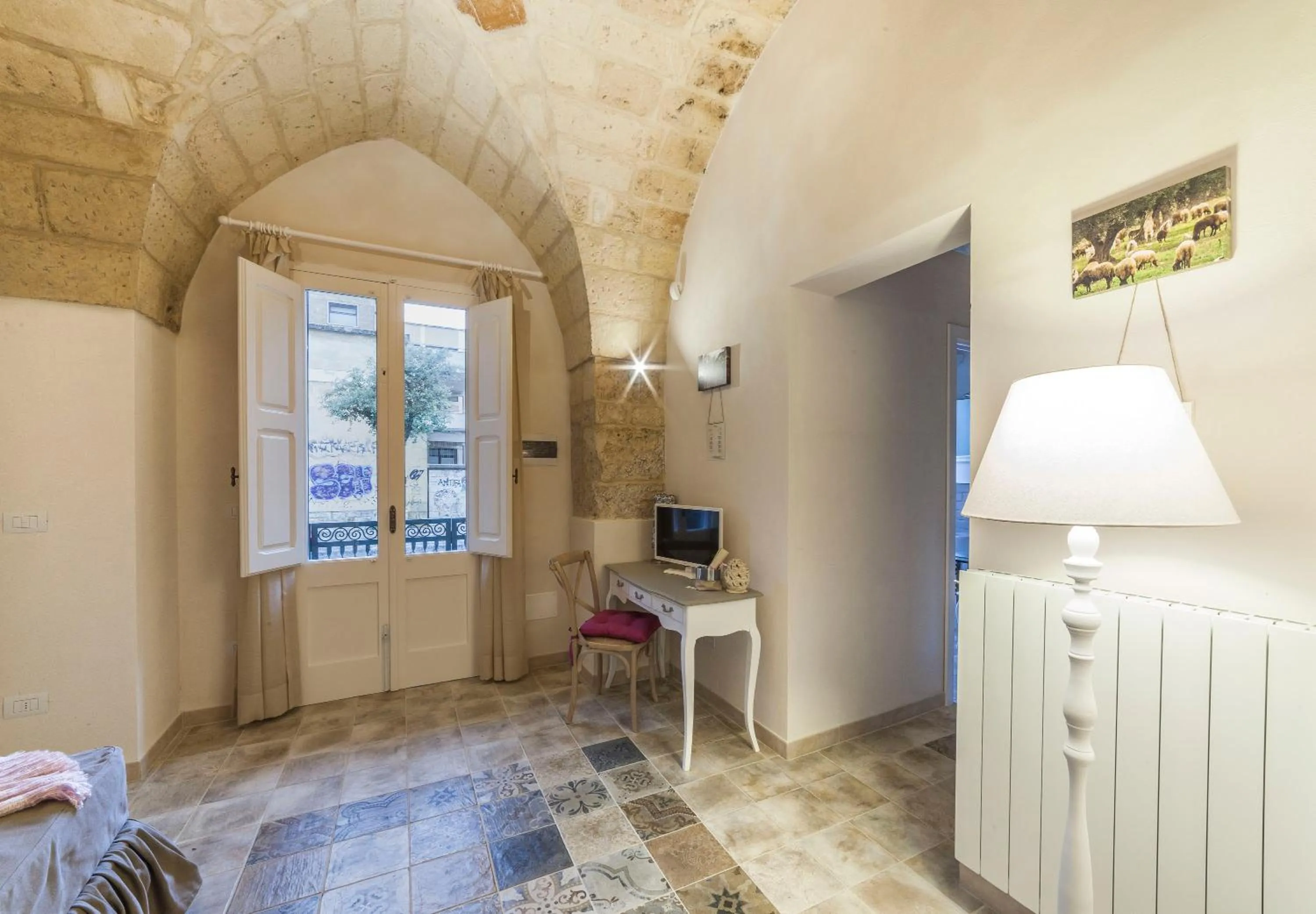 Photo of the whole room in La Luna In Cortile