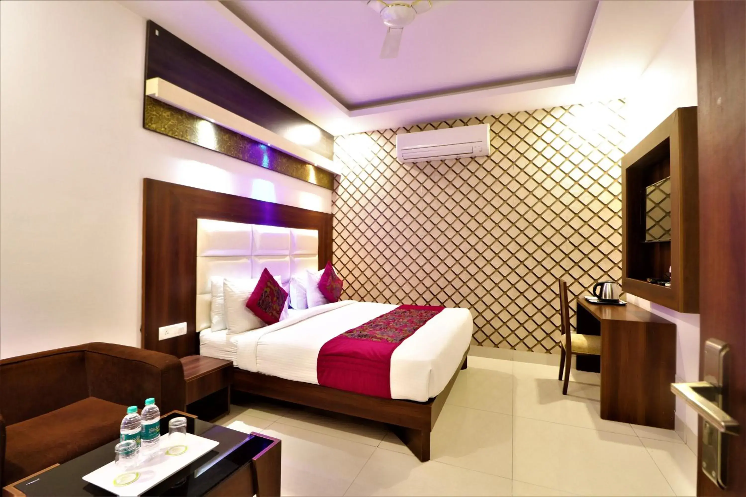 Superior Double Room - single occupancy in Hotel Aeropath Near IGI Airport Delhi Superior Double Room - single occupancy in Hotel Aeropath Near IGI Airport Delhi