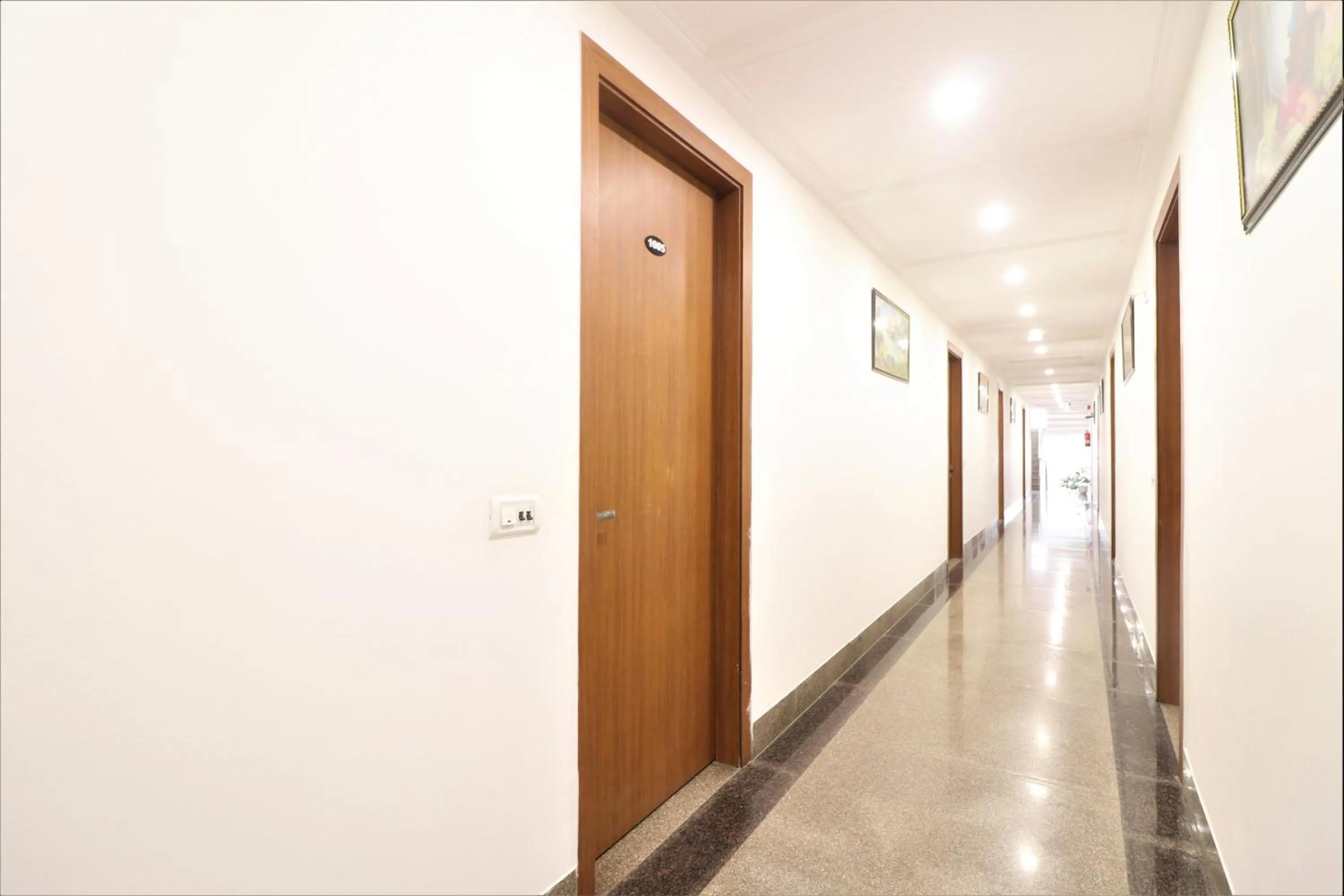 Area and facilities in Hotel Aeropath Near IGI Airport Delhi