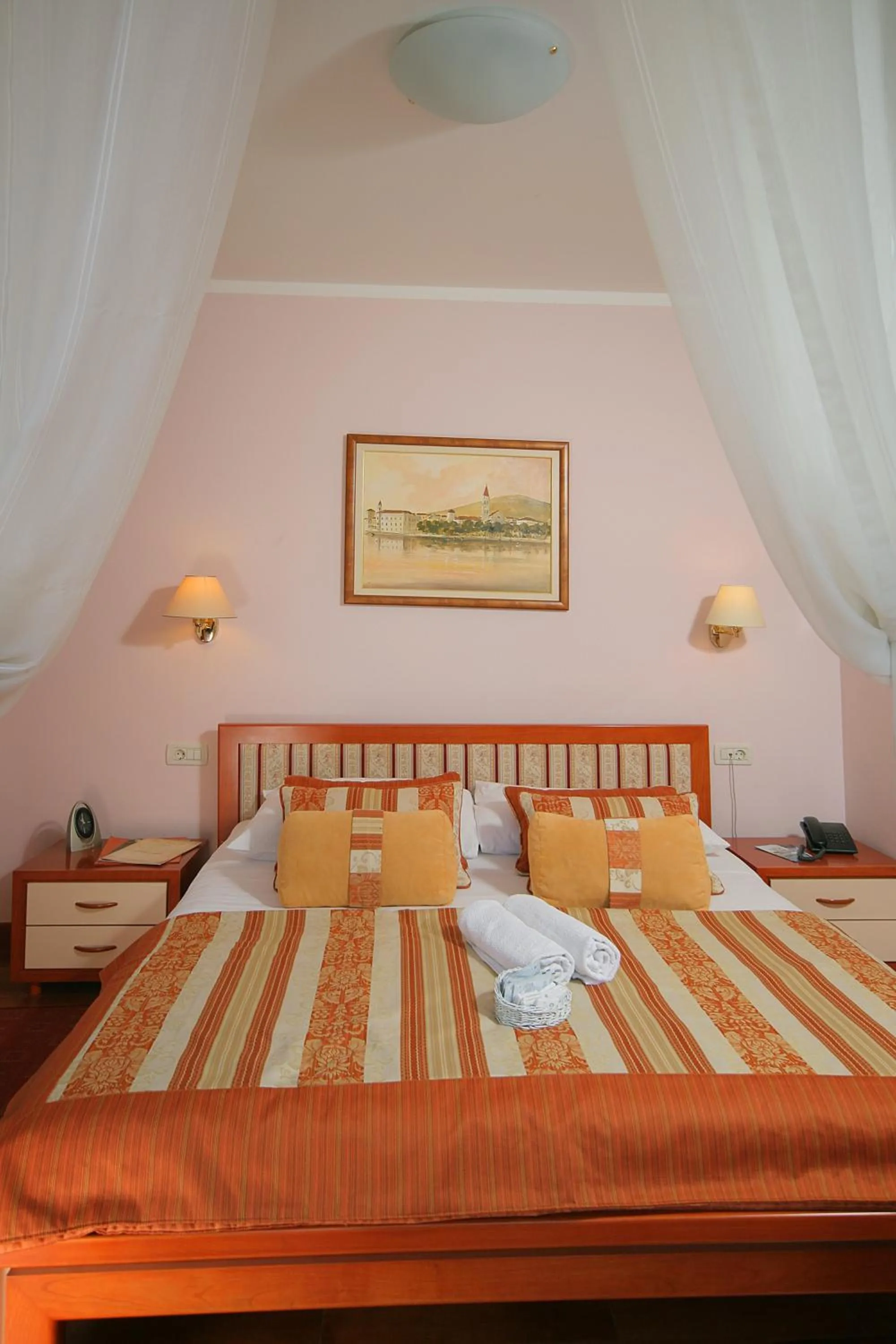 Bedroom, Bed in Hotel Trogir