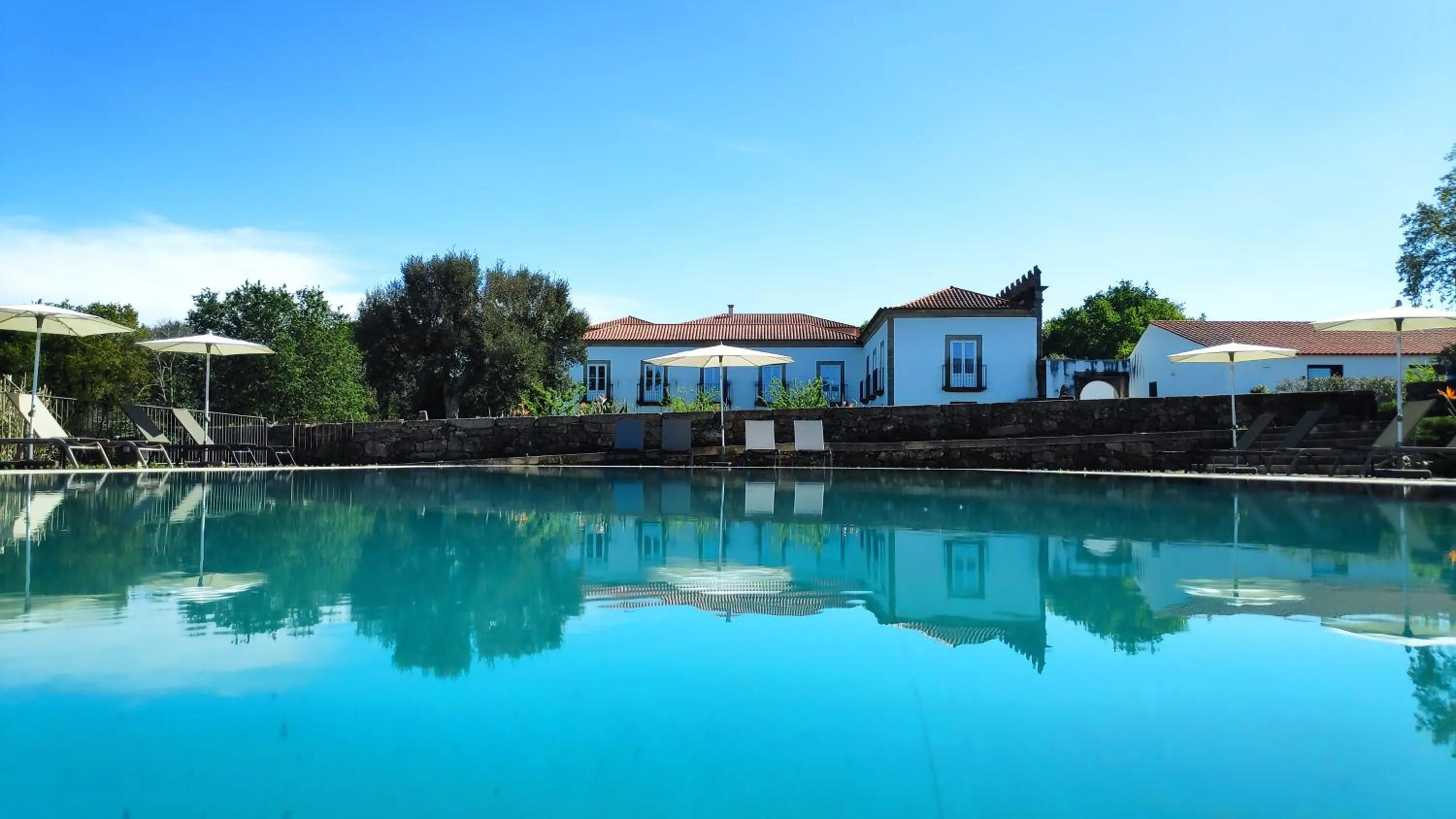 Swimming pool in Hotel Paço de Vitorino