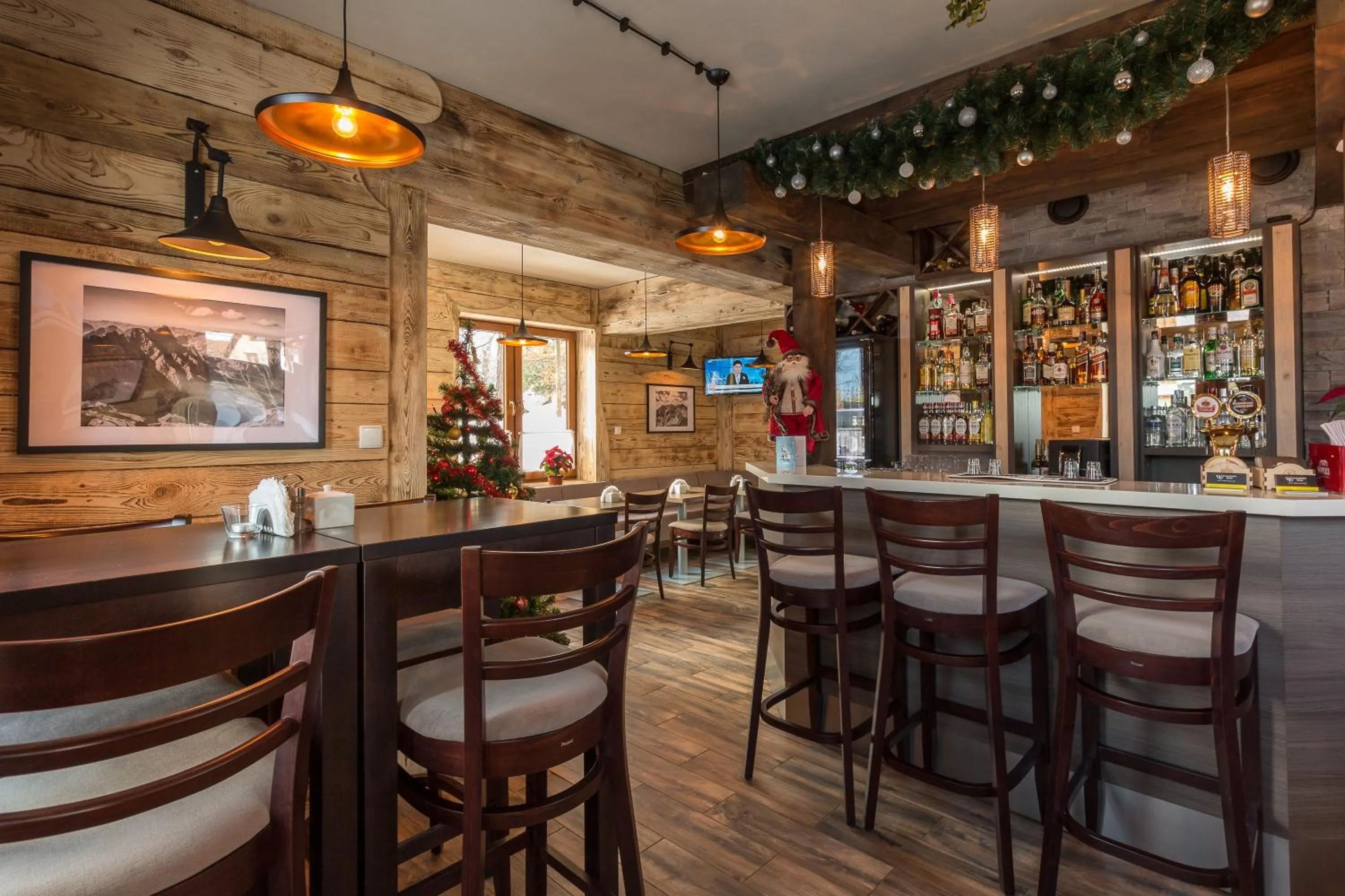 Restaurant/places to eat in Walkowy Dwor