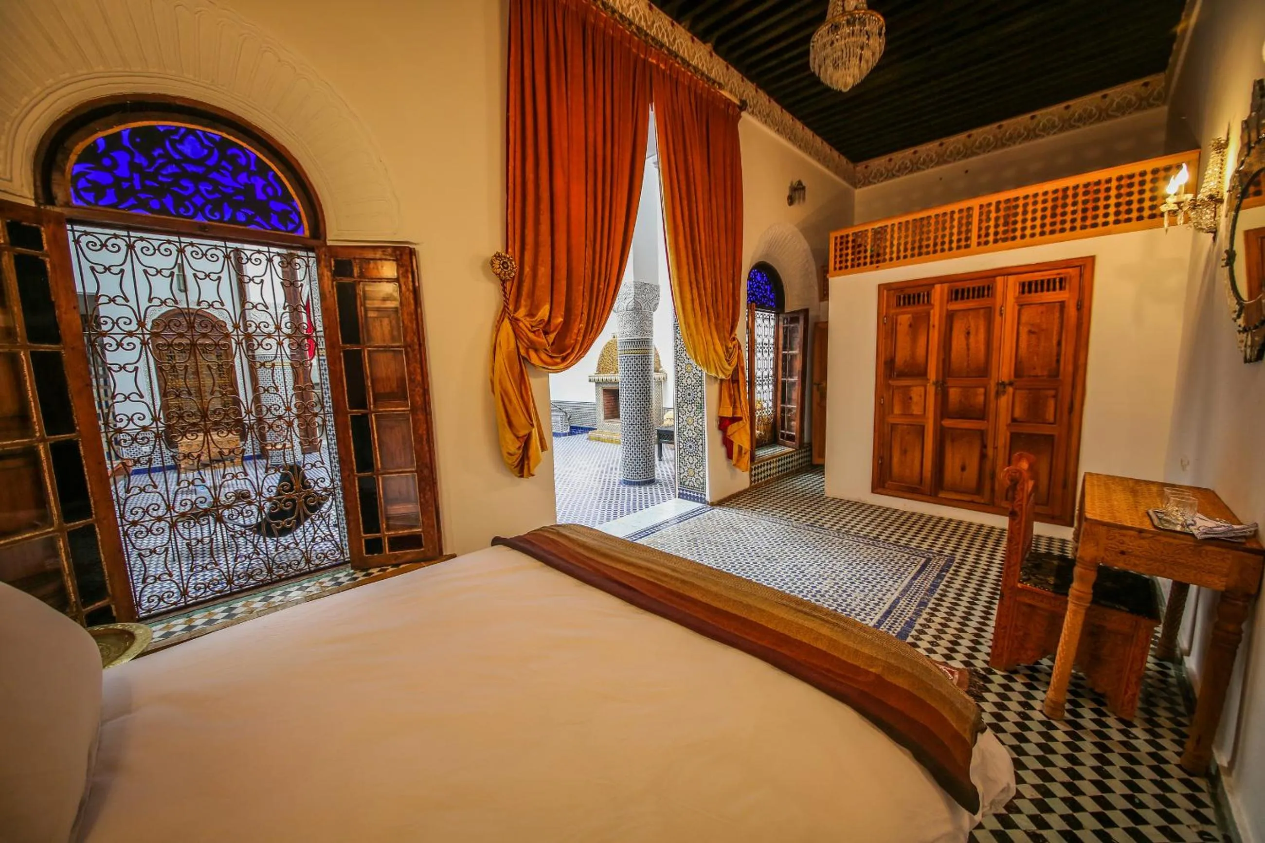 Bed in Palais Nazha Fes - Luxury Lodging