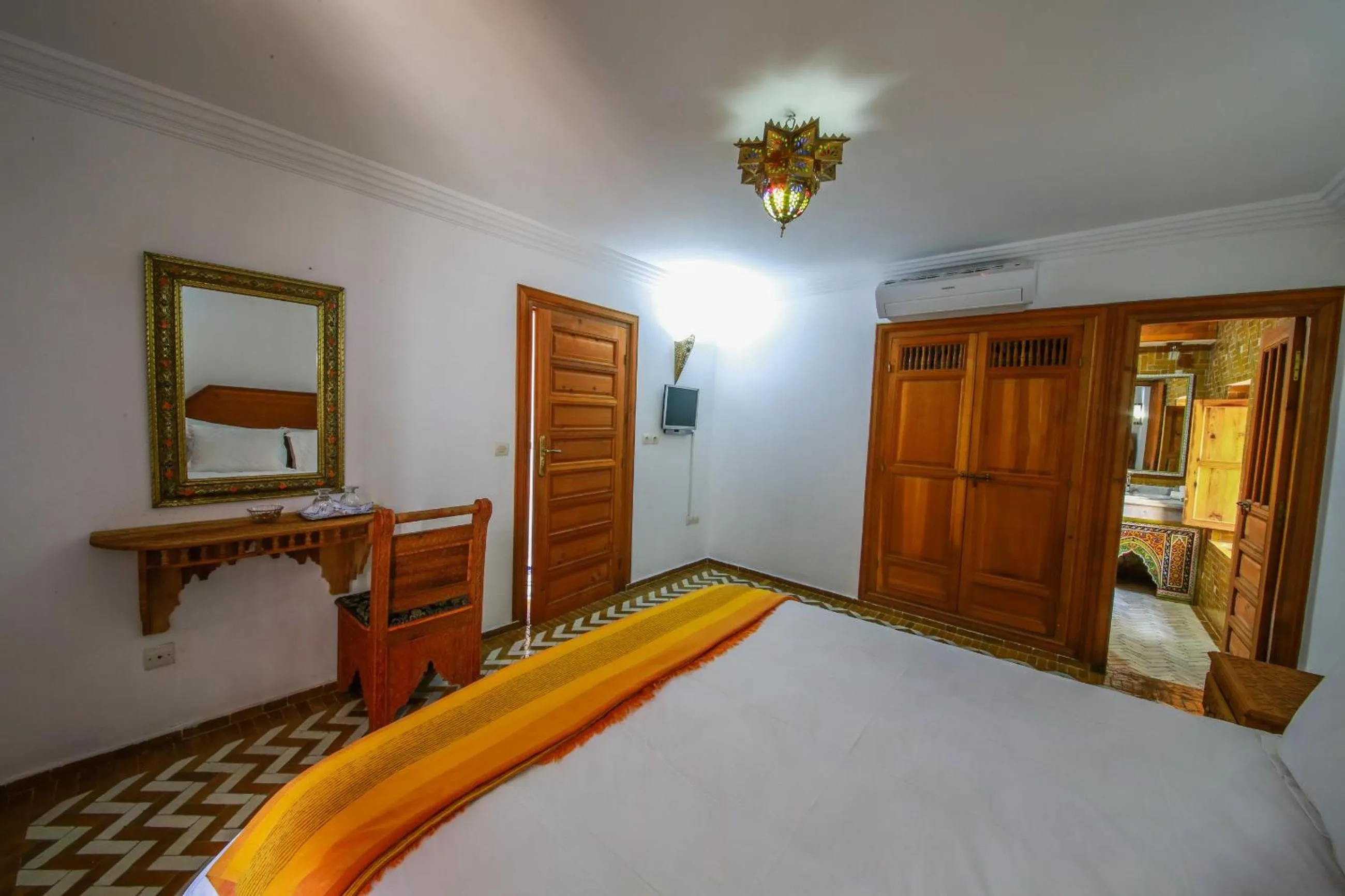 Bed in Palais Nazha Fes - Luxury Lodging