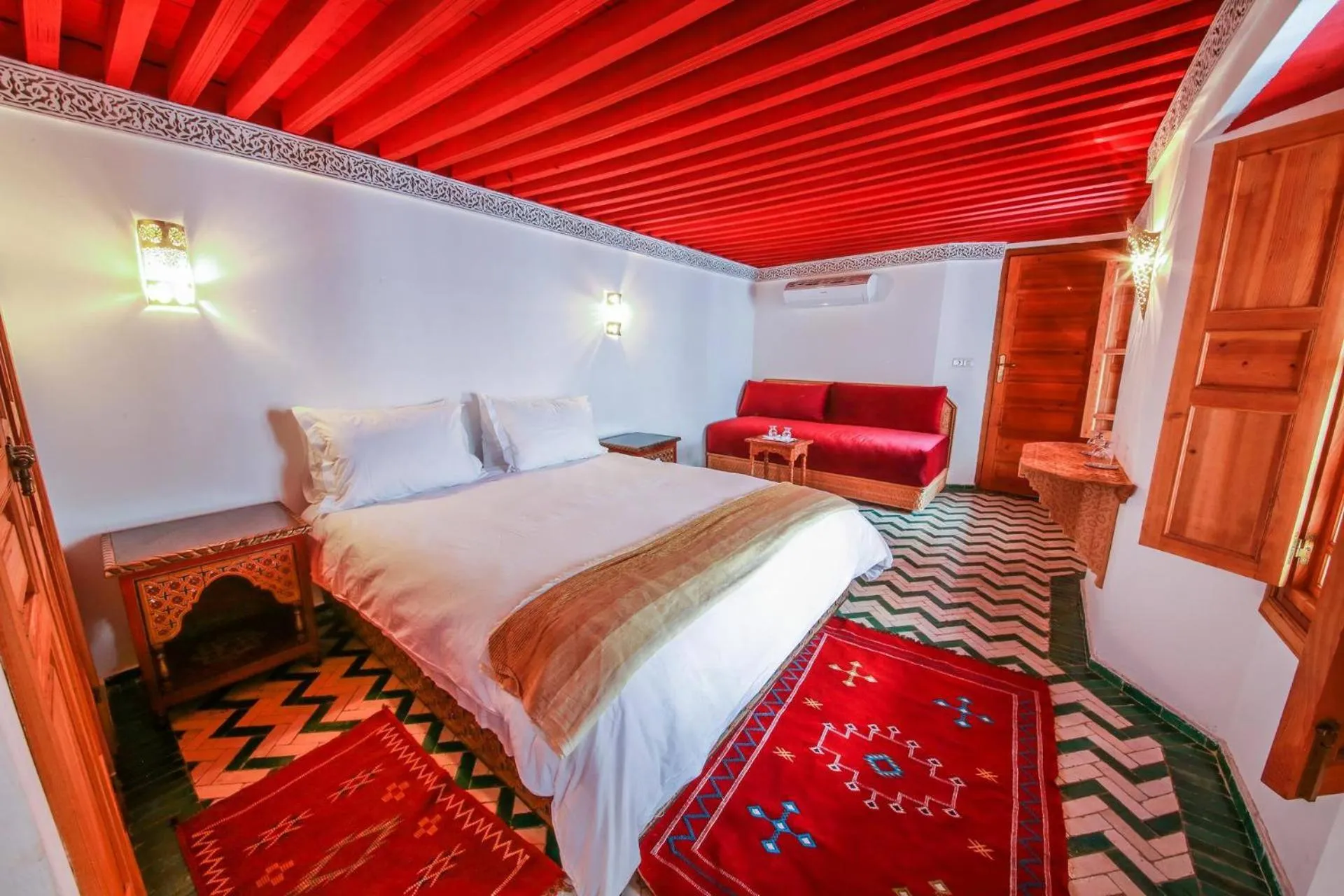Photo of the whole room, Bed in Palais Nazha Fes - Luxury Lodging